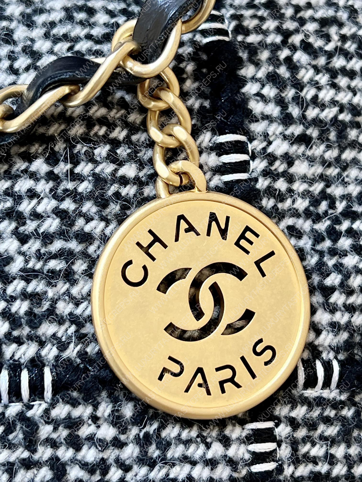 Ch*el 22 handbag grey as3261