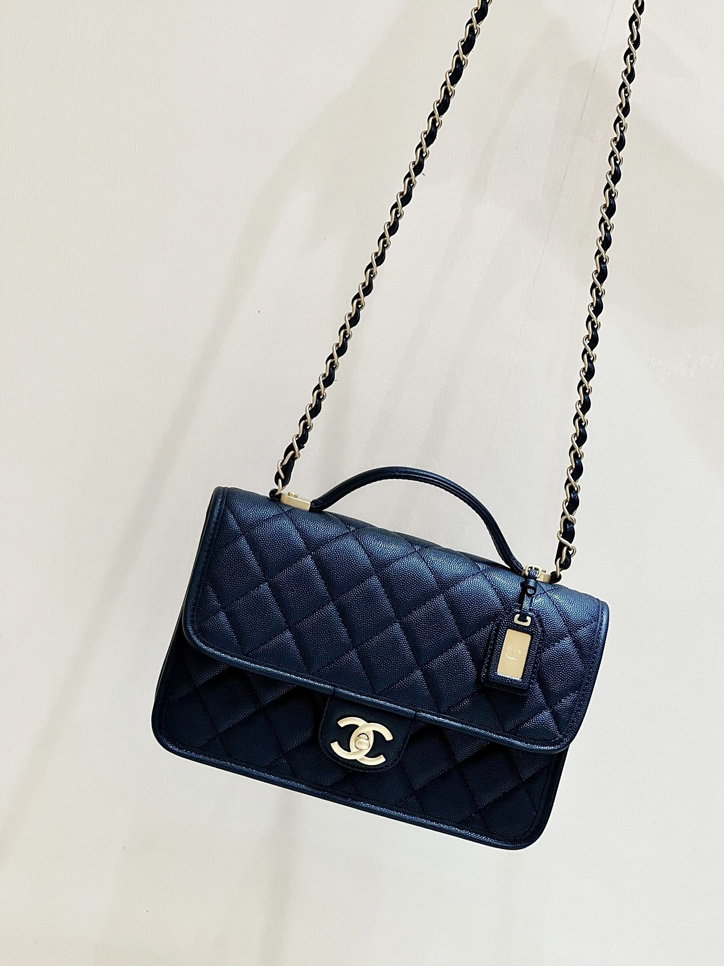 Ch*el small flap bag with top handle black as3653