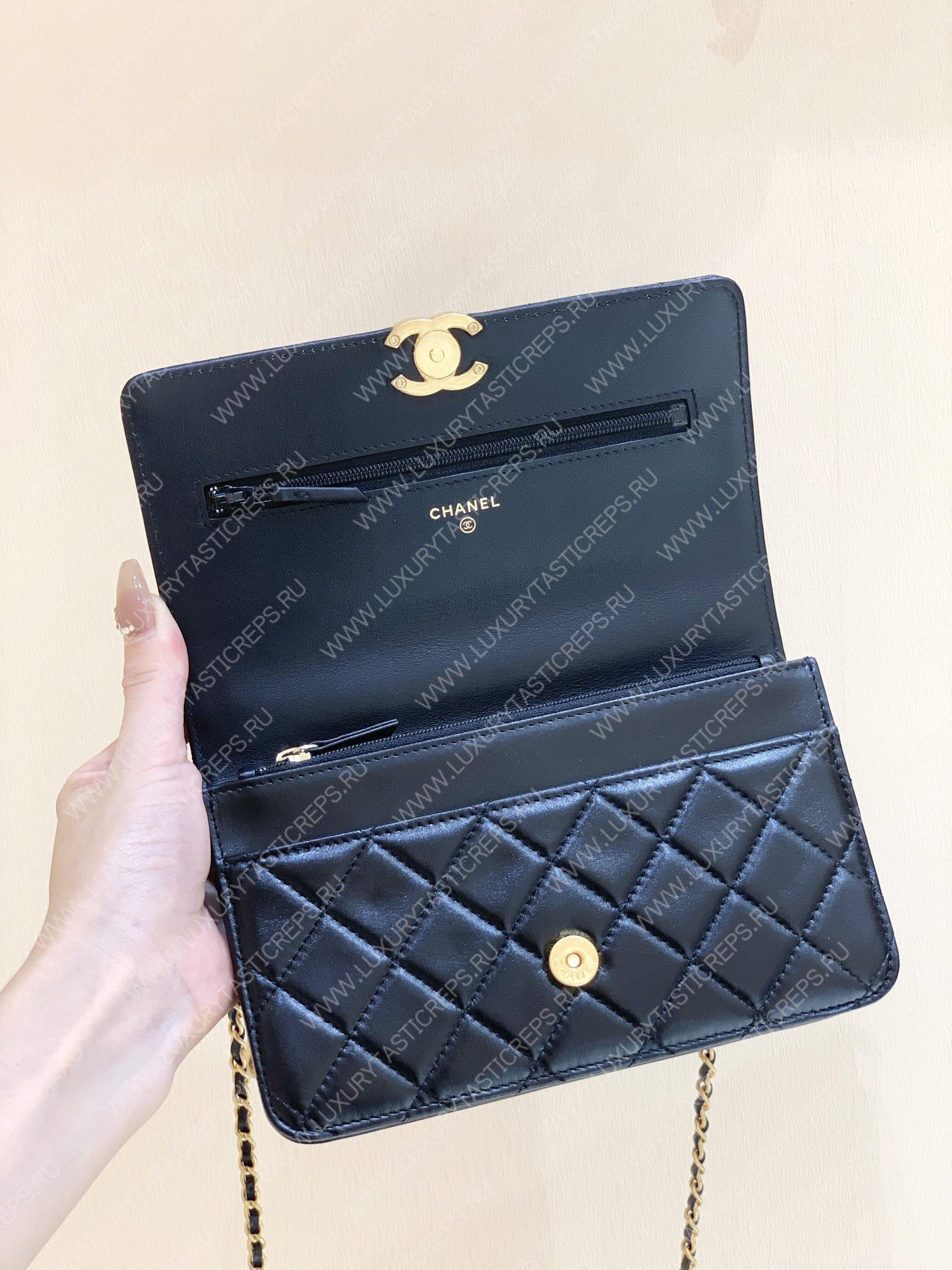Ch*el wallet on chain black ap2649