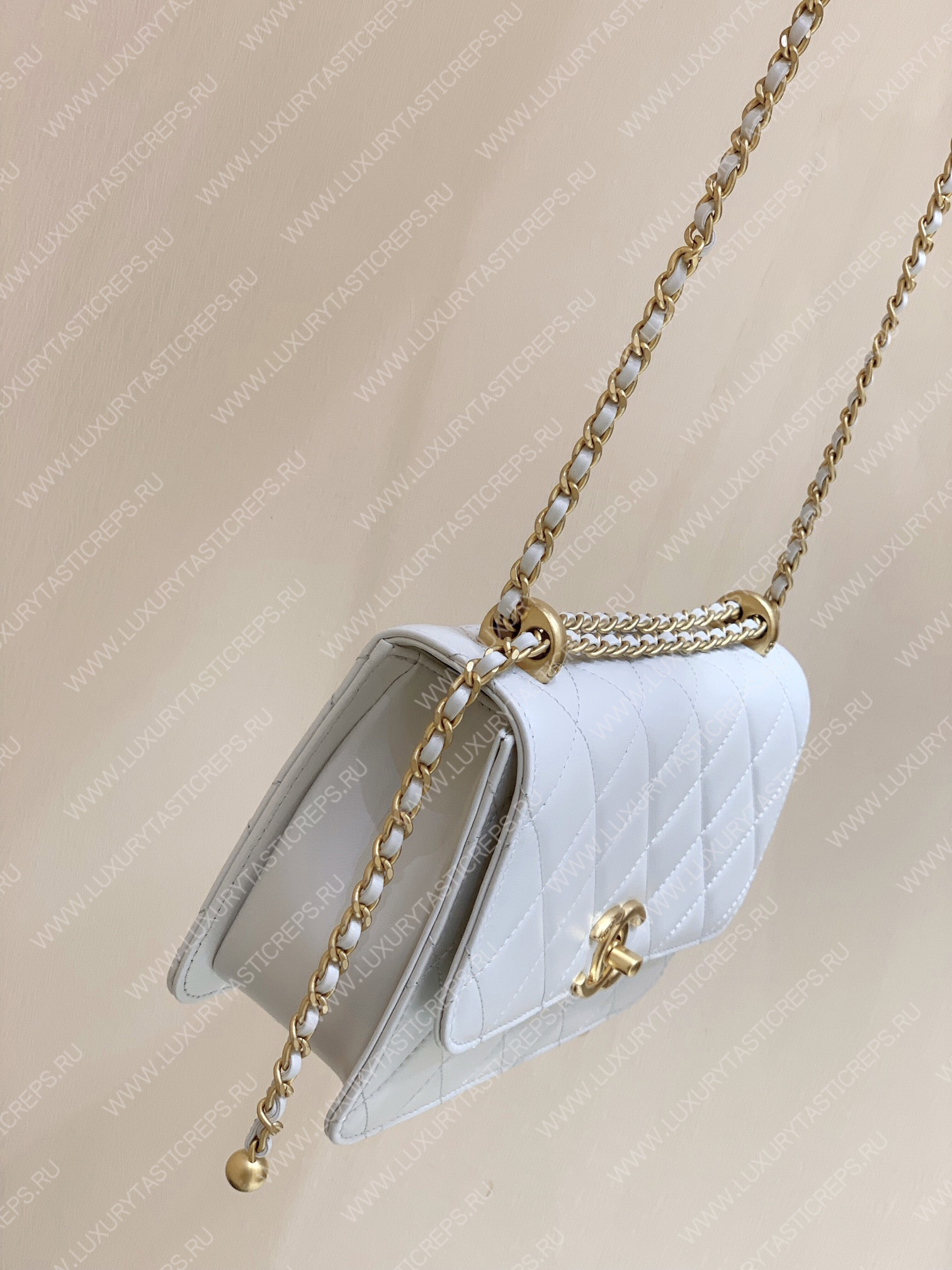 Ch*el wallet on chain white ap2649