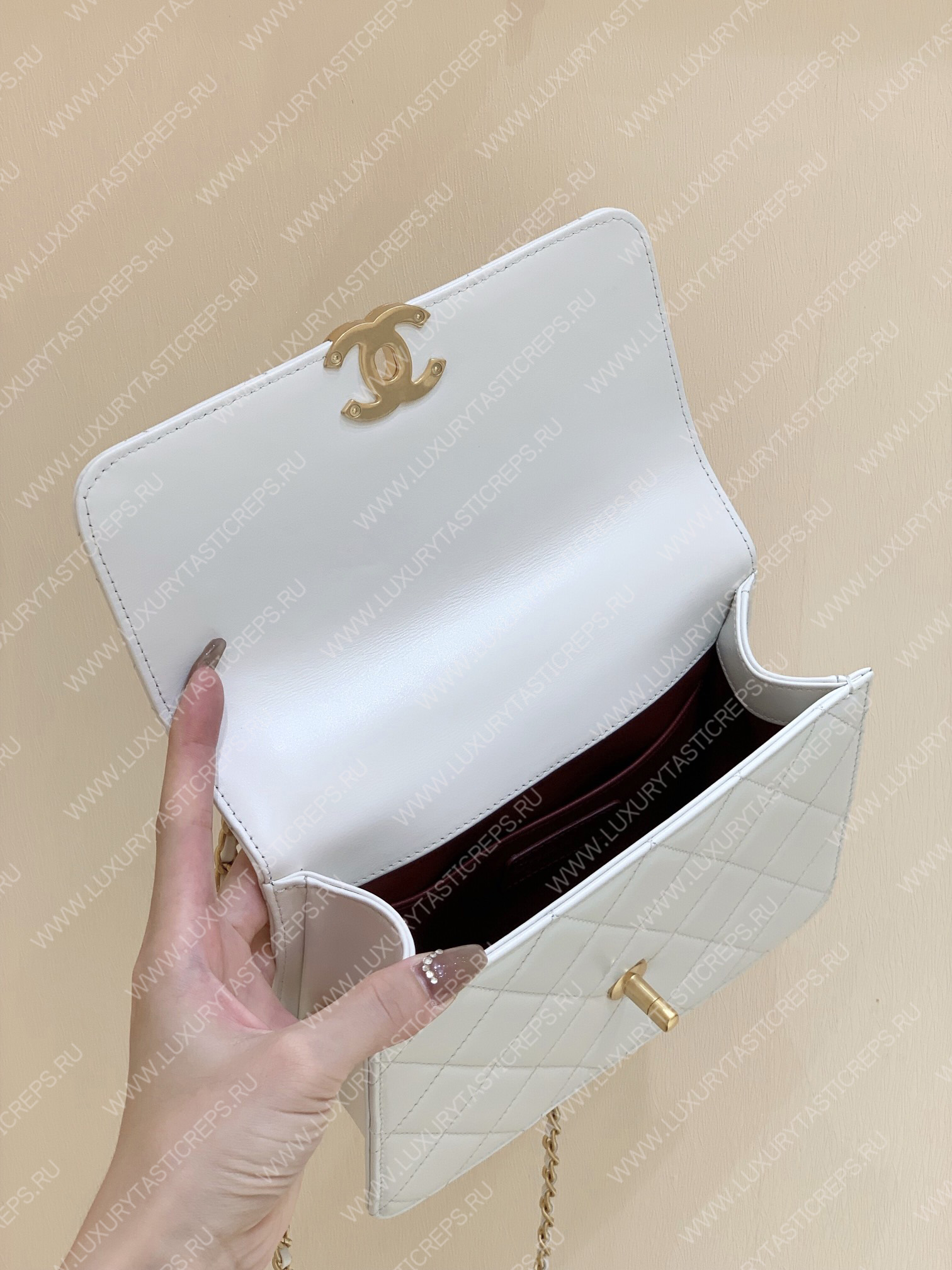 Ch*el wallet on chain white ap2649