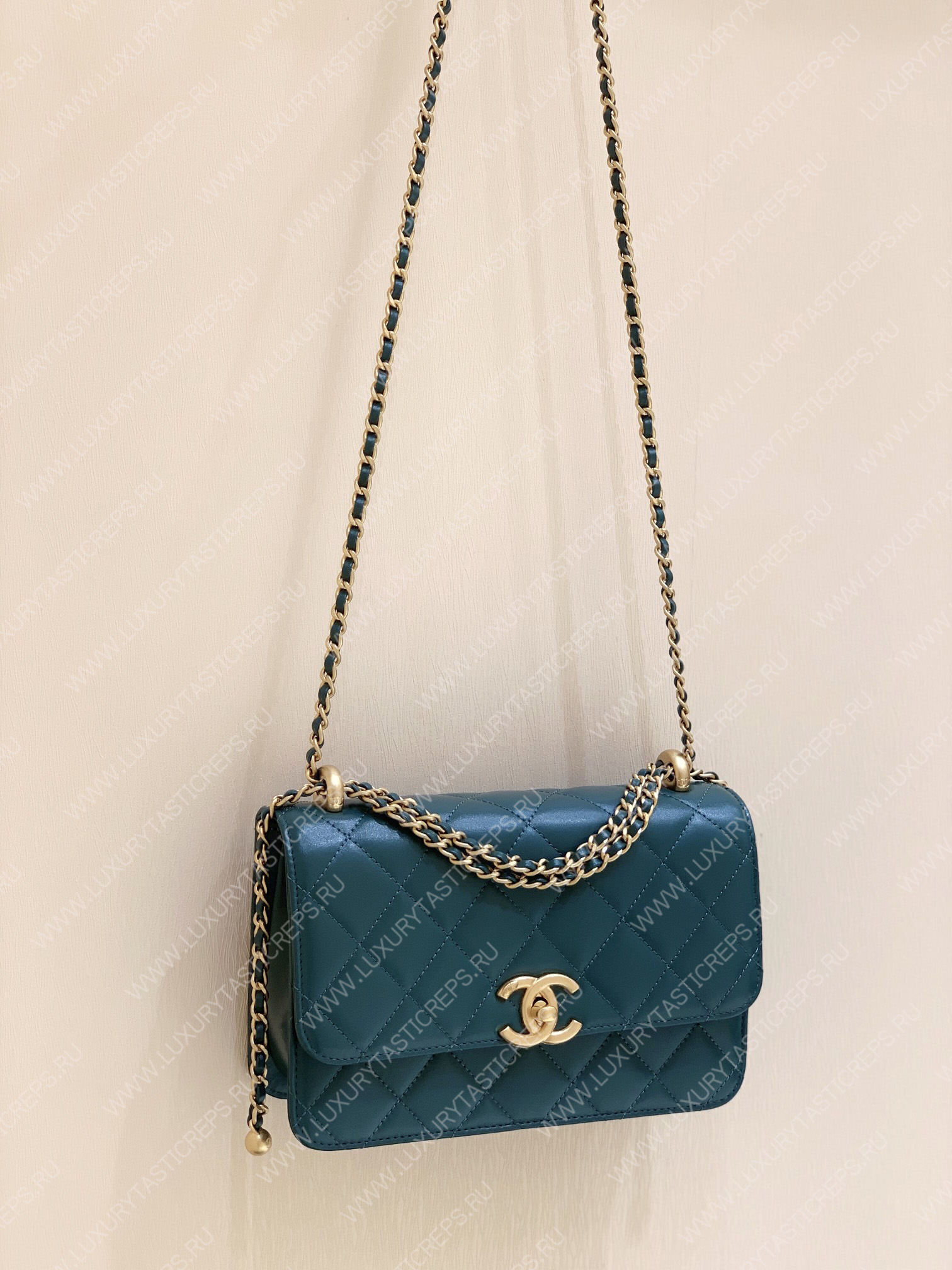 Ch*el wallet on chain green ap2649