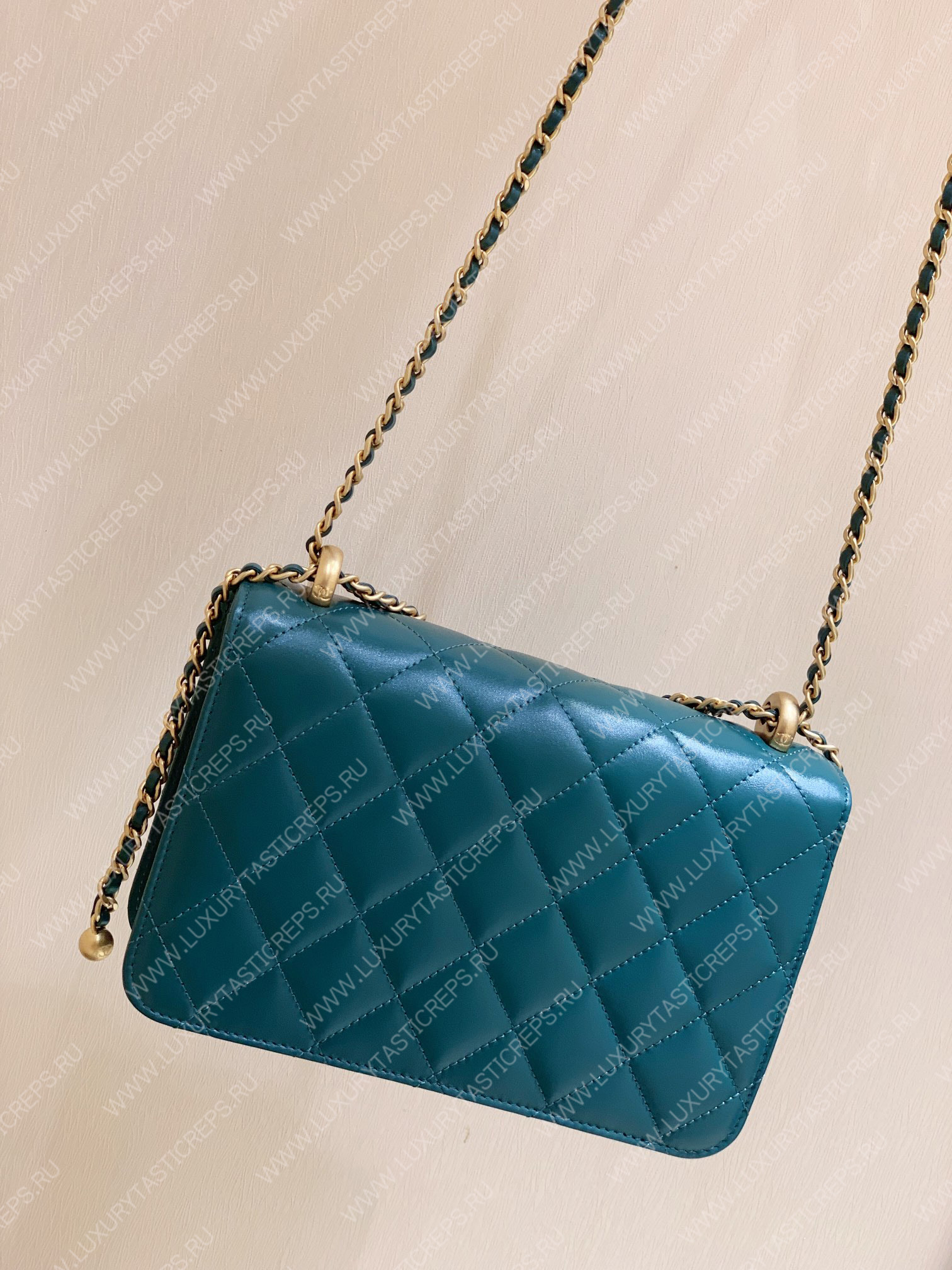 Ch*el wallet on chain green ap2649