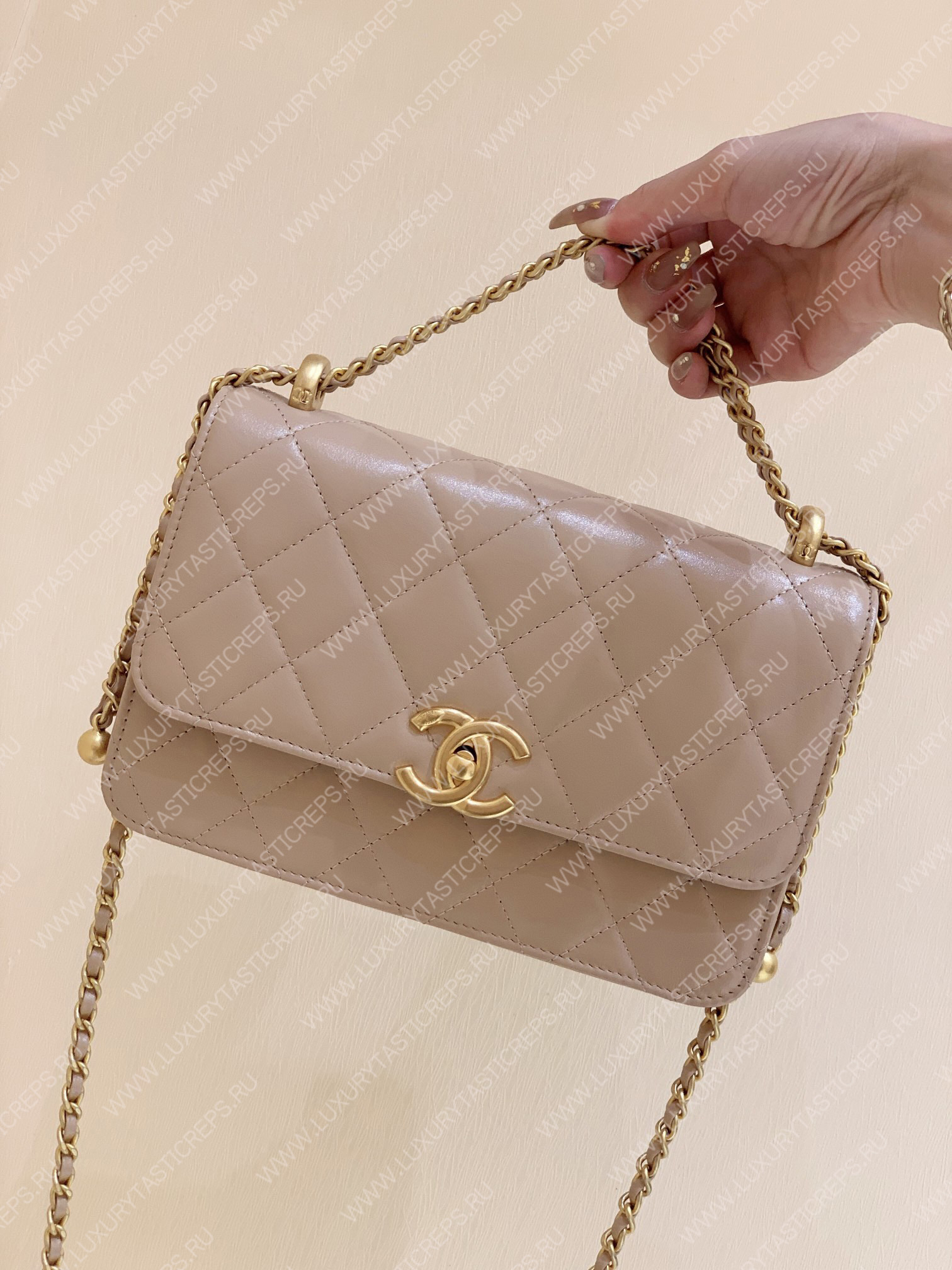 Ch*el wallet on chain beige ap2649