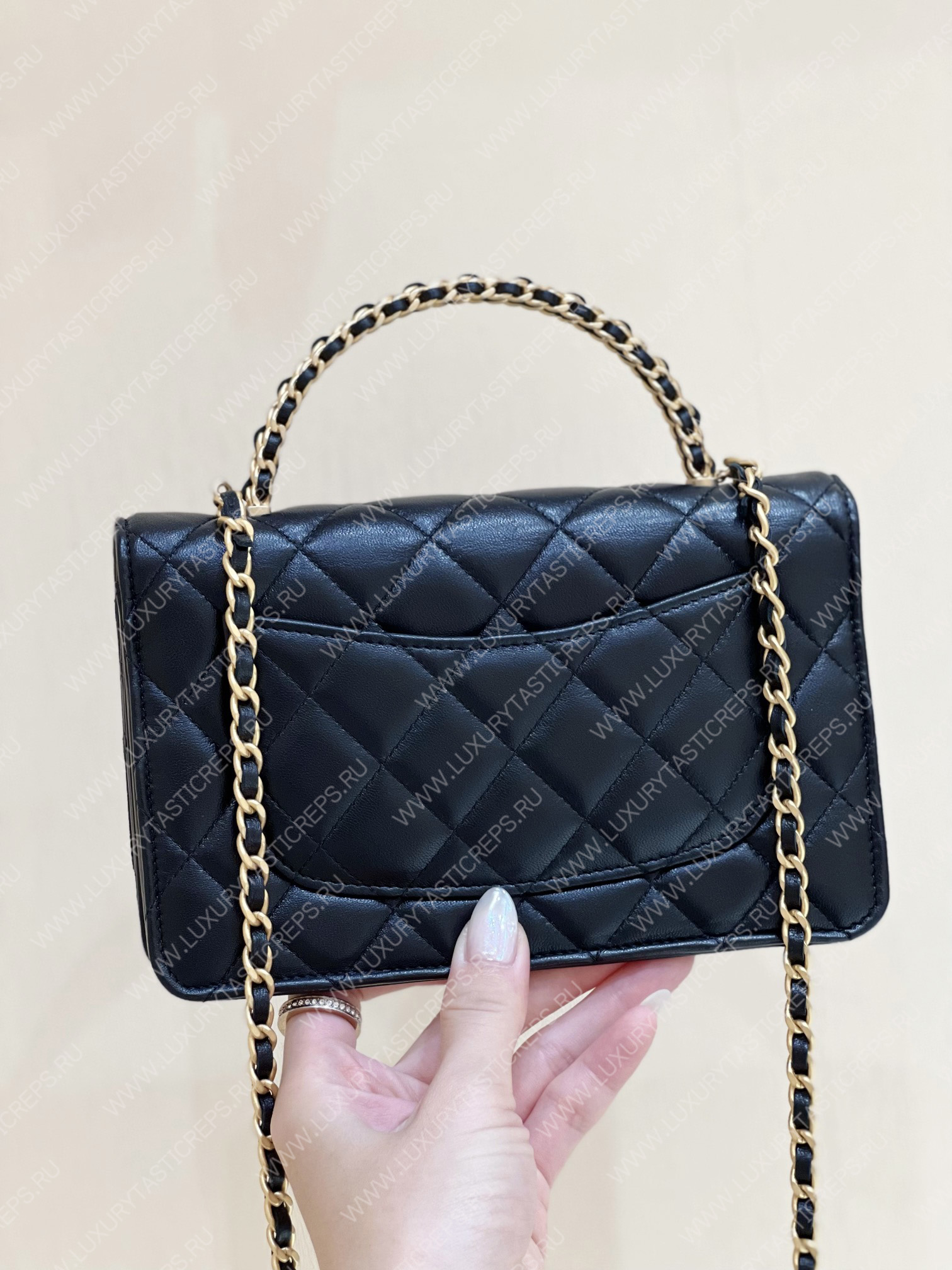 Ch*el wallet on chain black ap3009