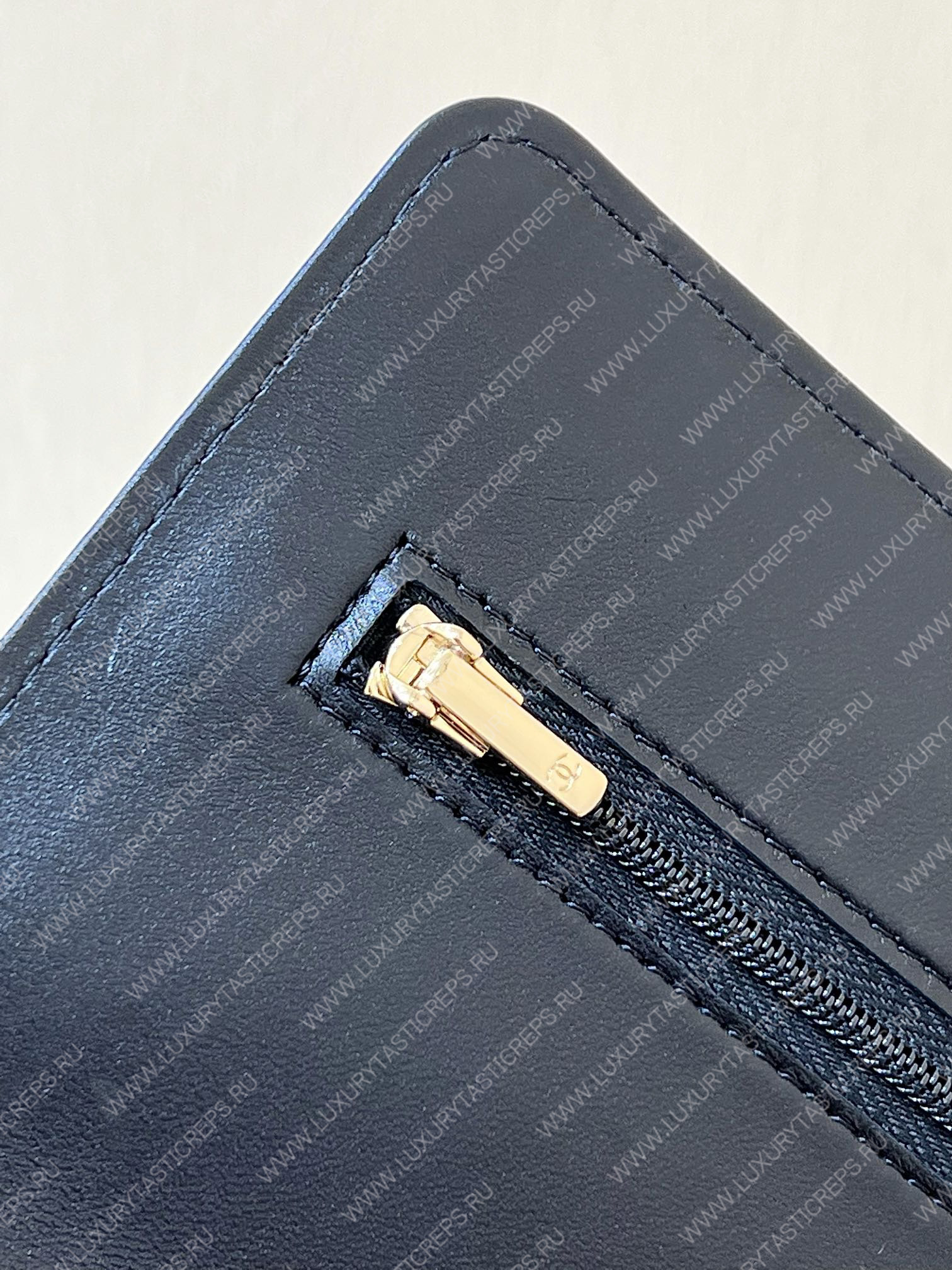 Ch*el wallet on chain black ap3009