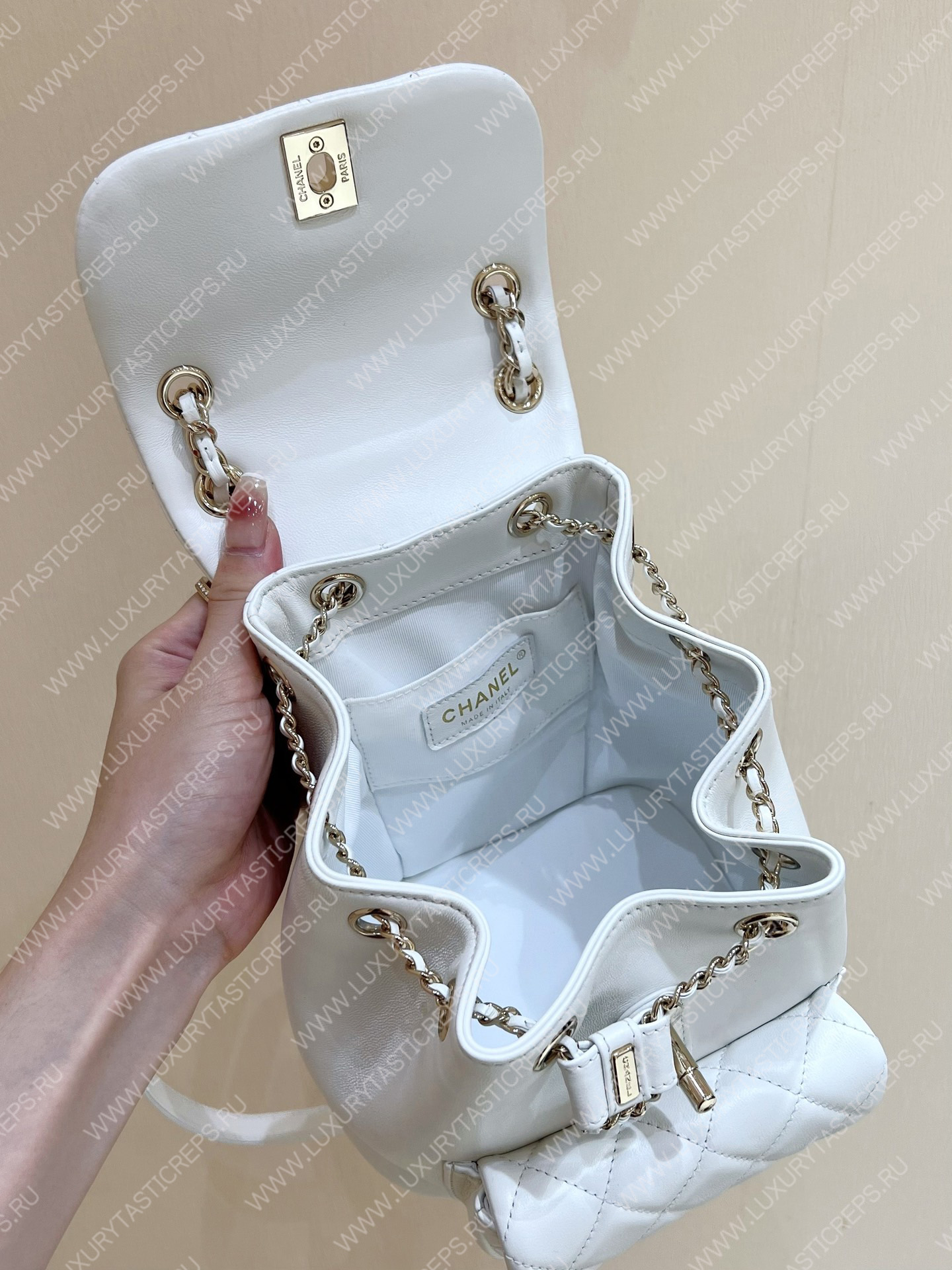 Ch*el duma backpack white as1160