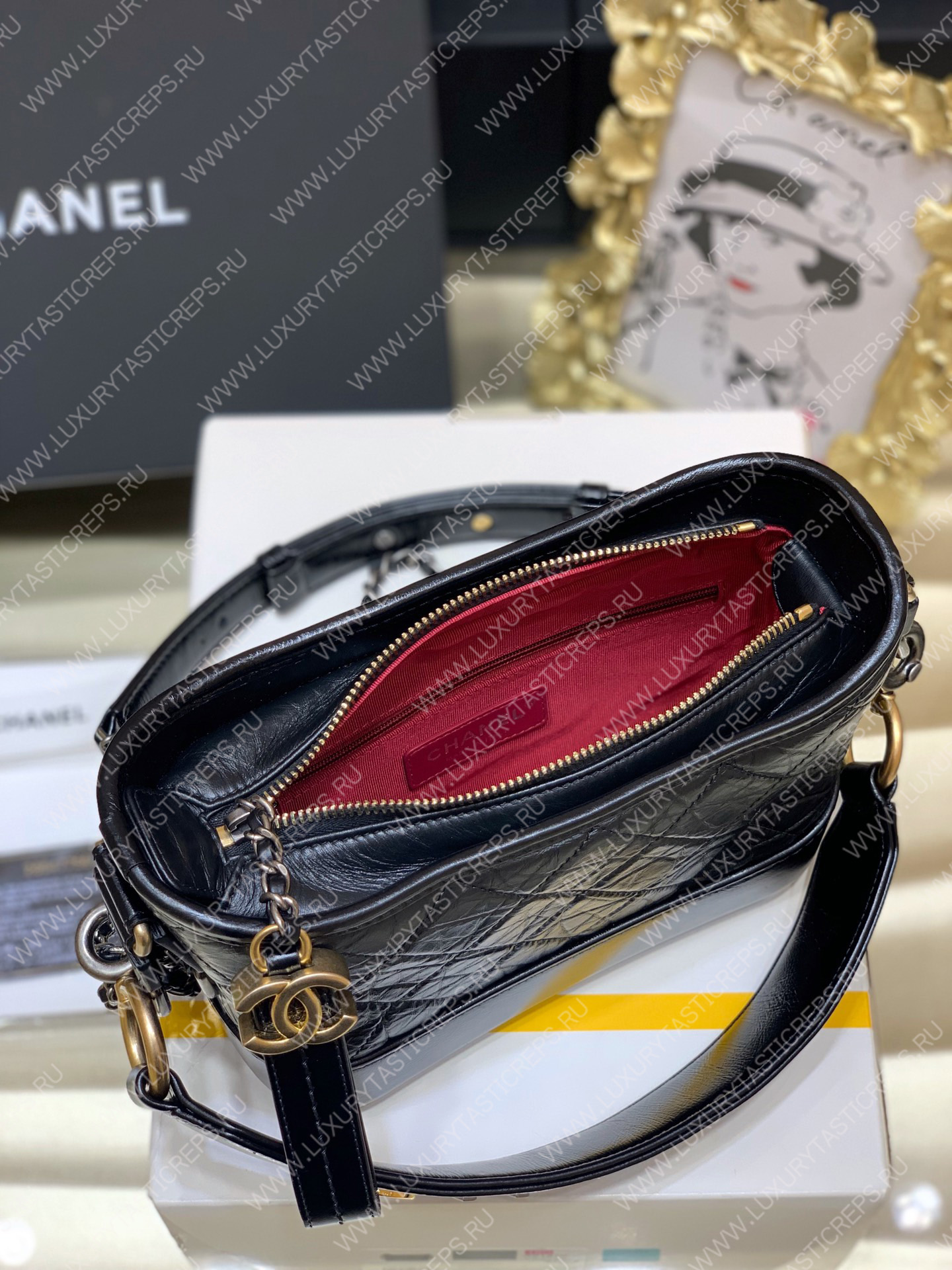 Ch*el gabrielle small hobo black as0865