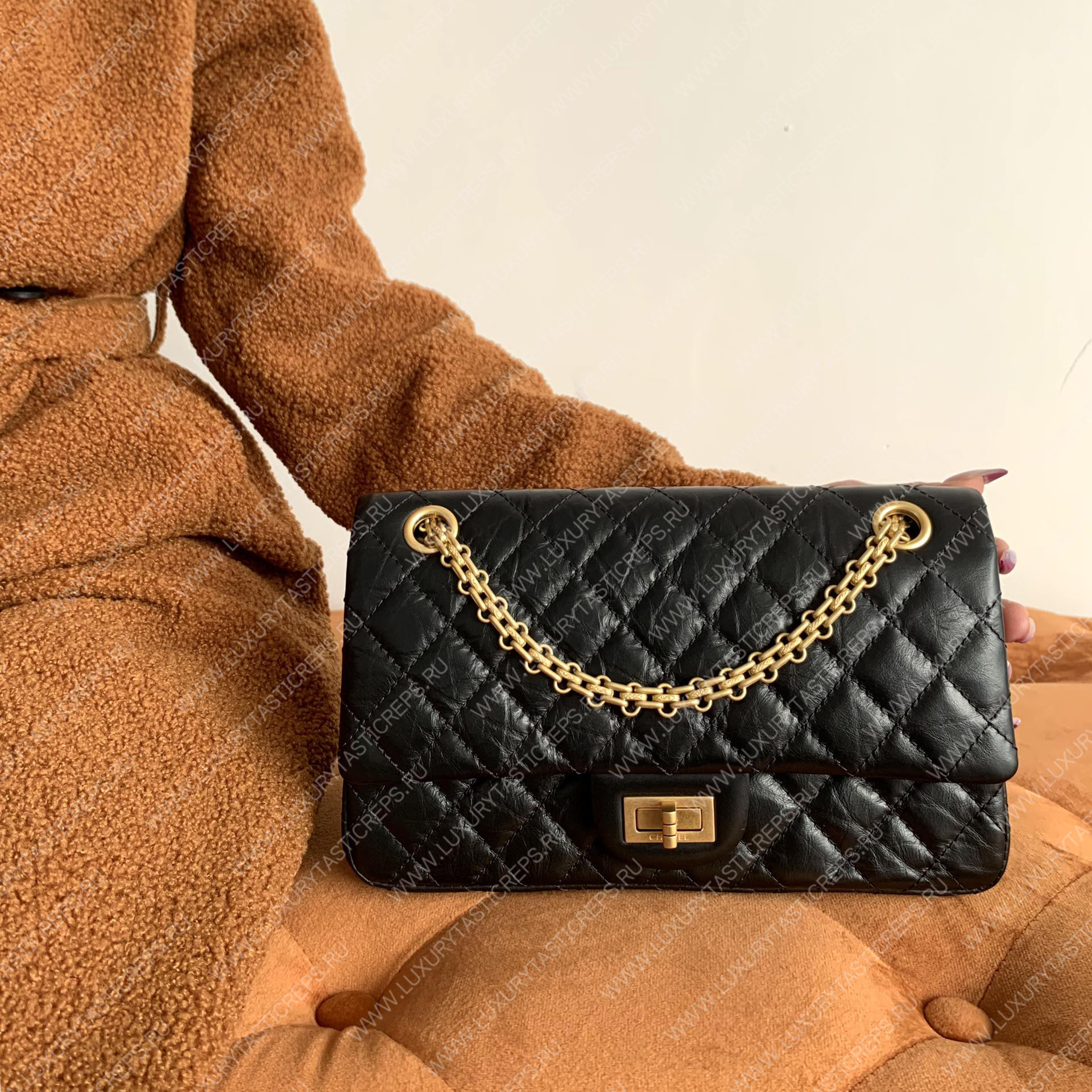 Ch*el 2.55 reissue handbag black gold chain a37586