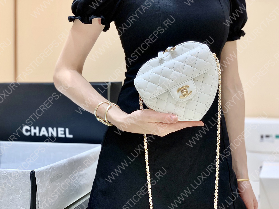 Ch*el cc heart clutch 22s white as3191