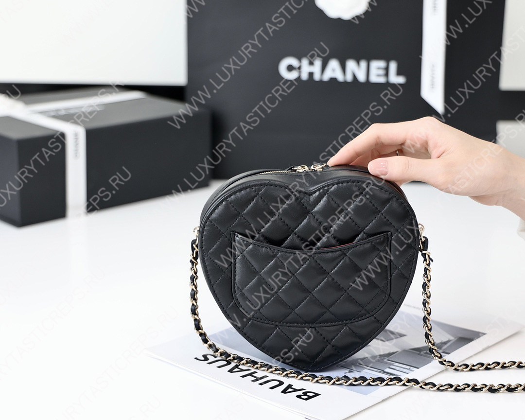 Ch*el cc heart clutch 22s black as3191
