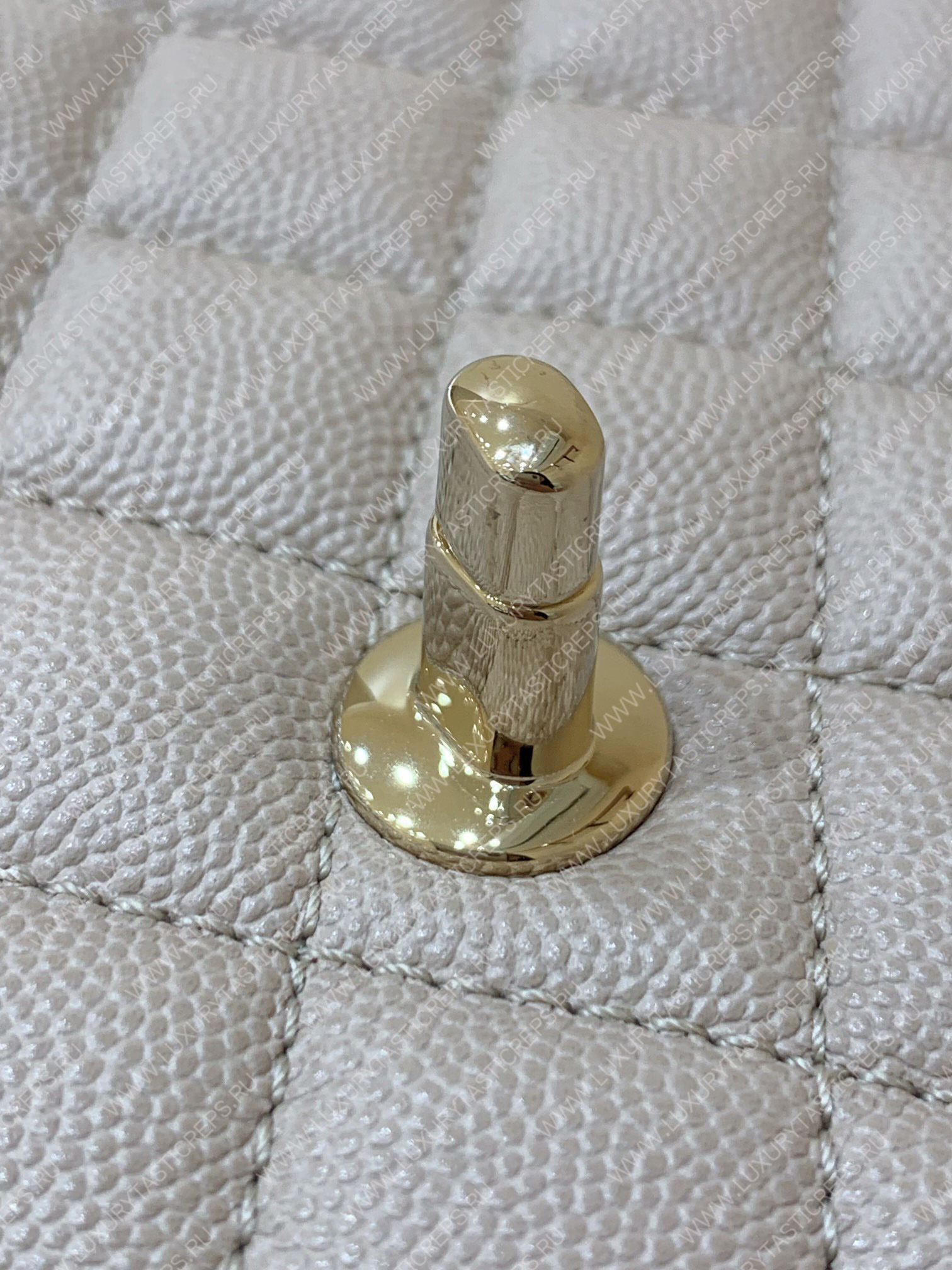 Ch*el coco handle bag cream a92993