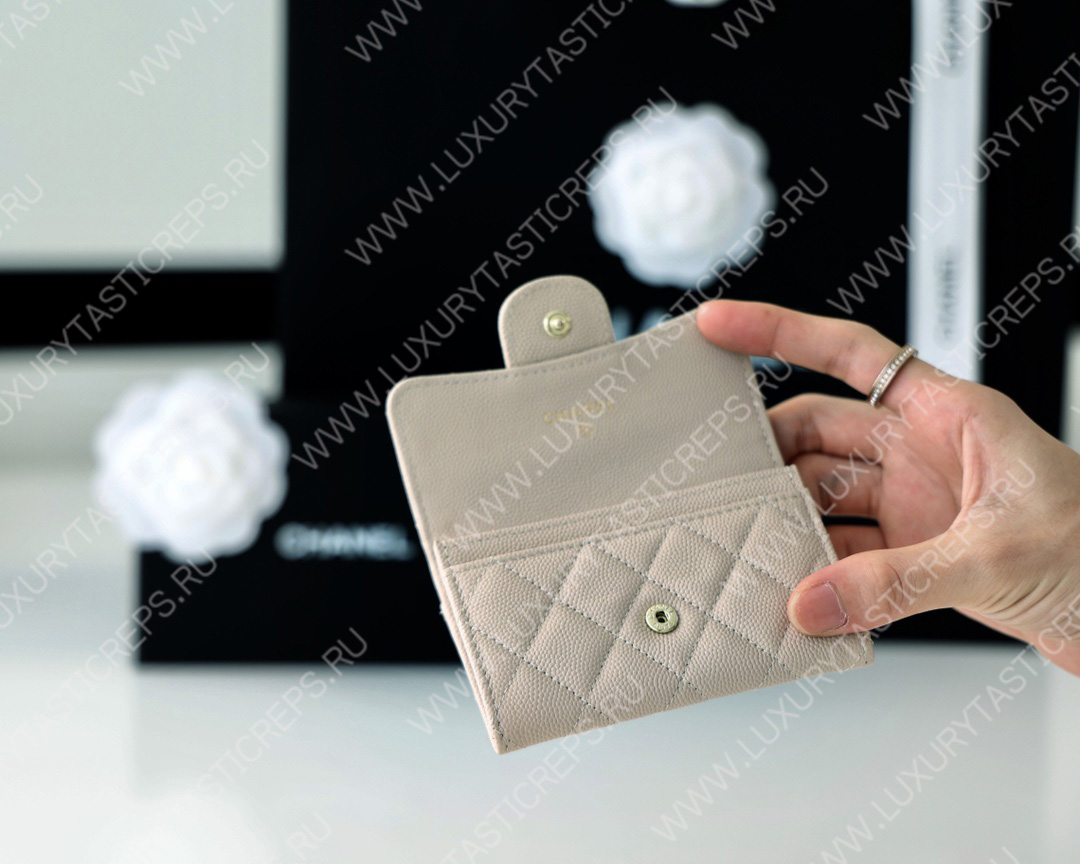 Ch*el classic card holder cream ap0214