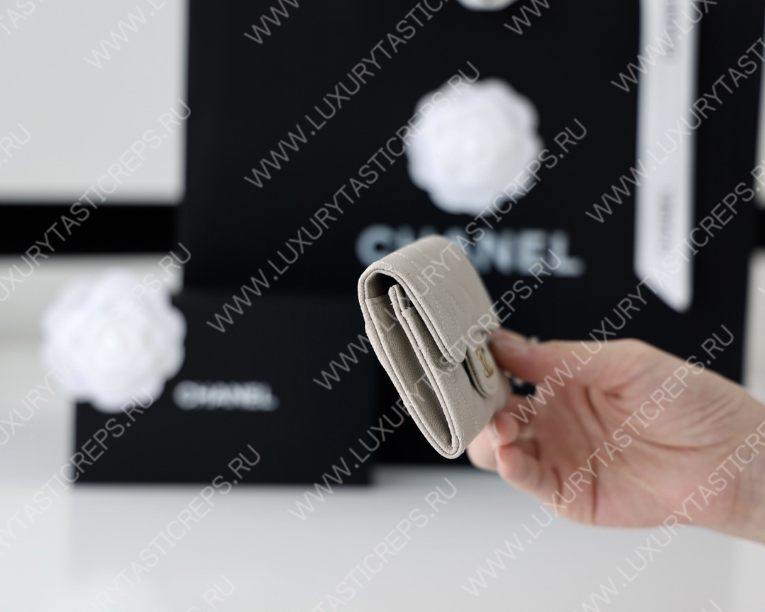 Ch*el classic card holder cream ap0214