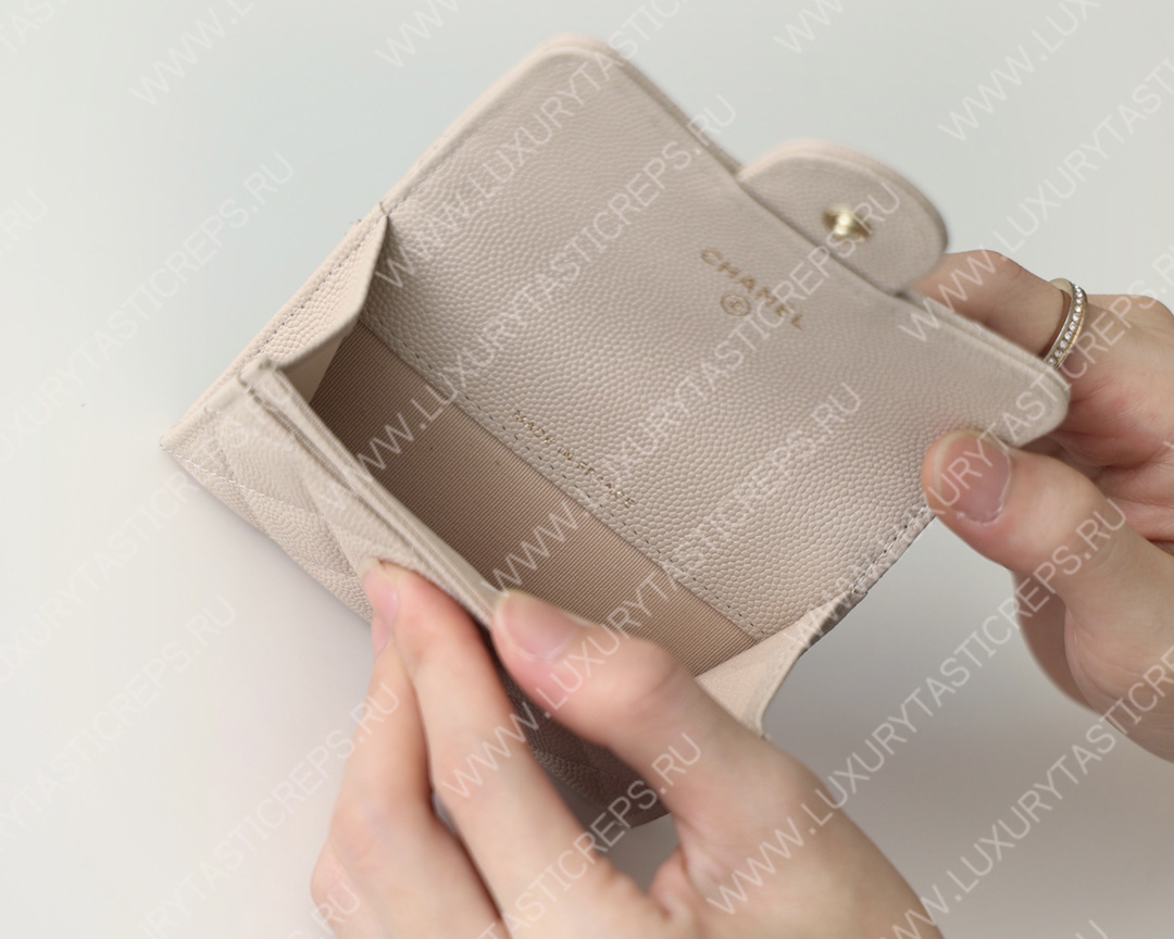 Ch*el classic card holder cream ap0214