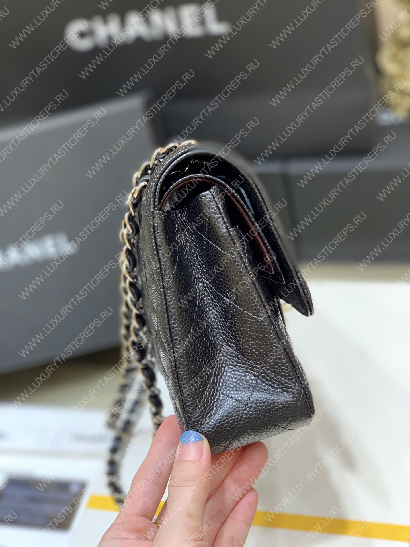 Ch*el classic handbag bag black a01112