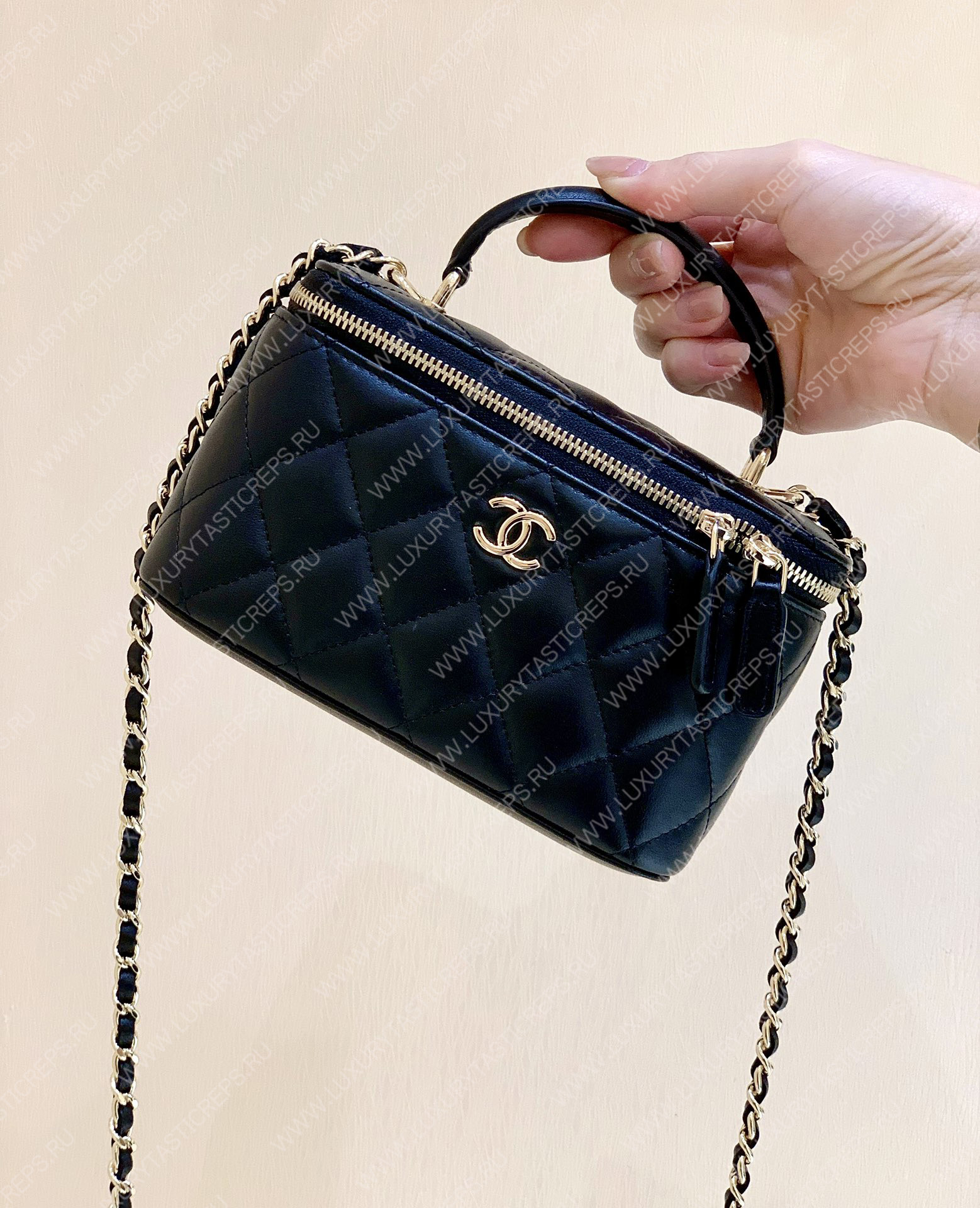 Ch*el long vanity case black ap2199