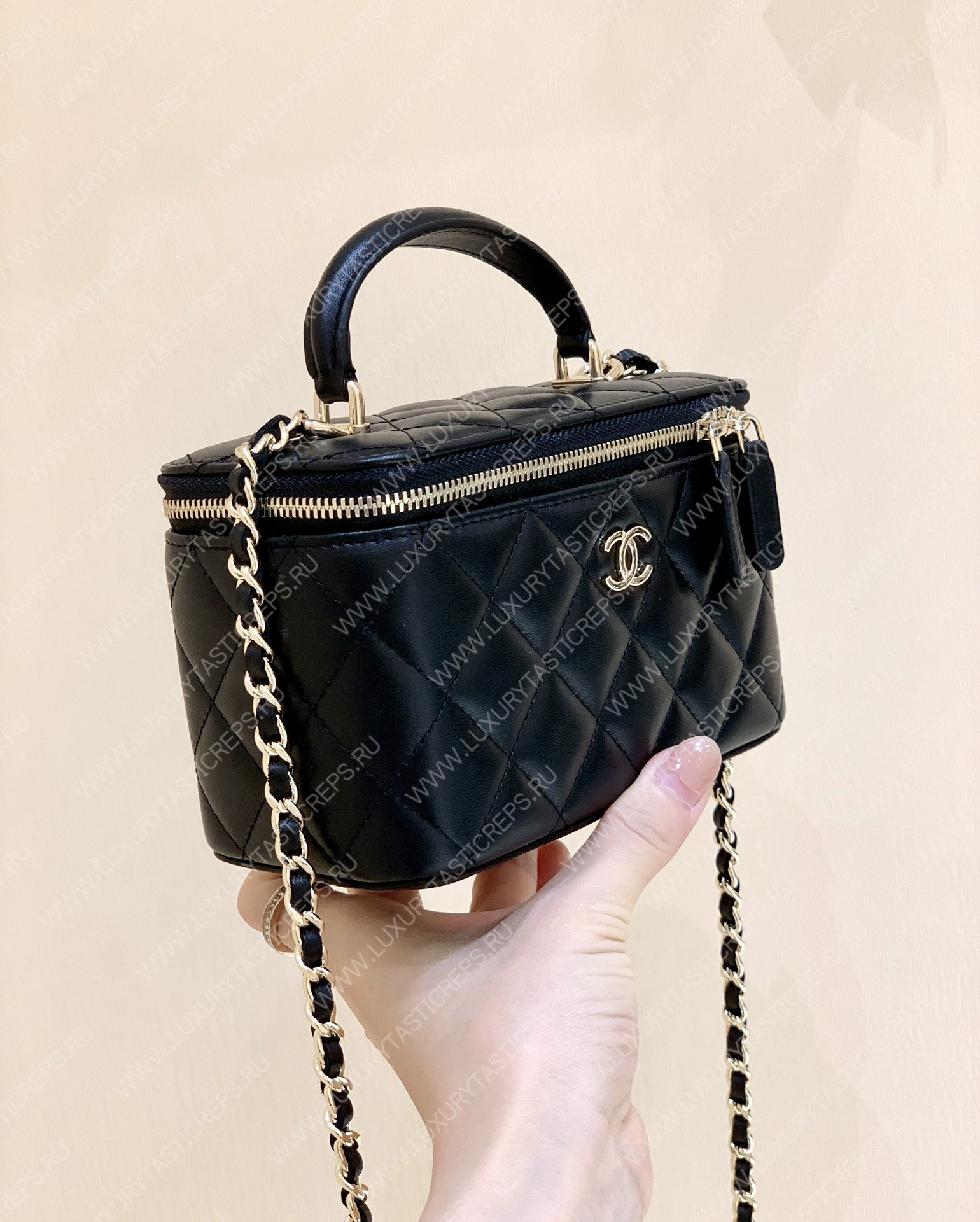 Ch*el long vanity case black ap2199