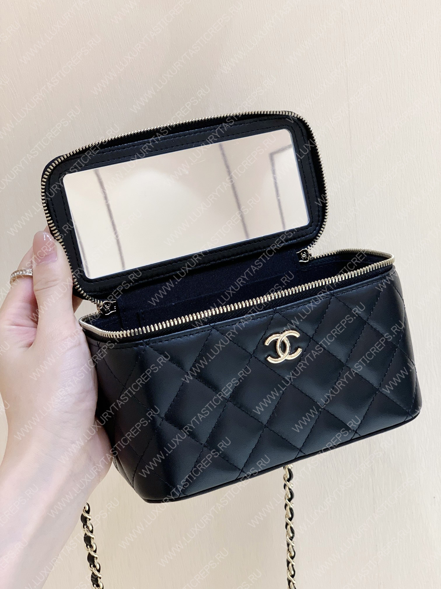 Ch*el long vanity case black ap2199