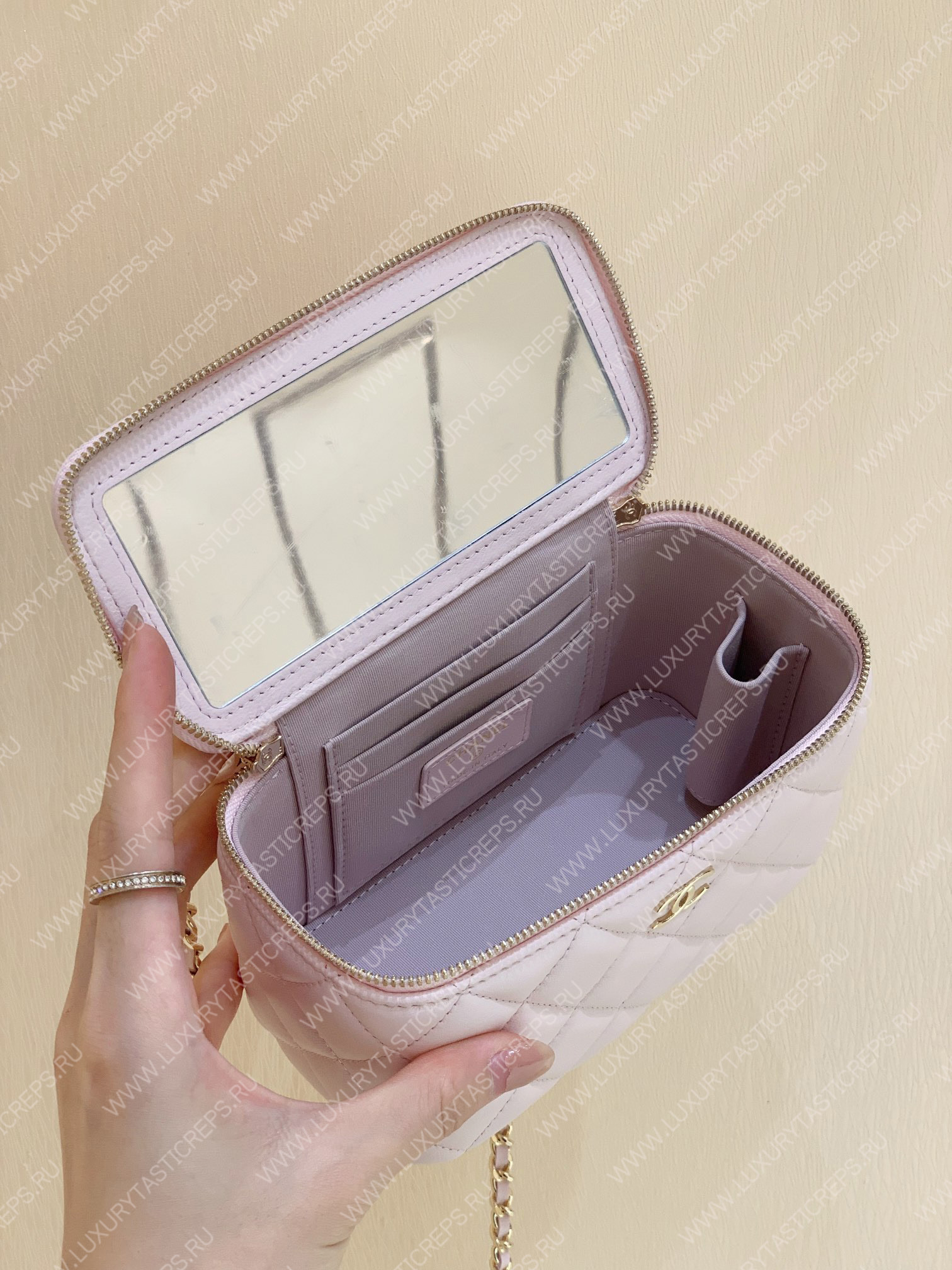 Ch*el long vanity case pink ap2199