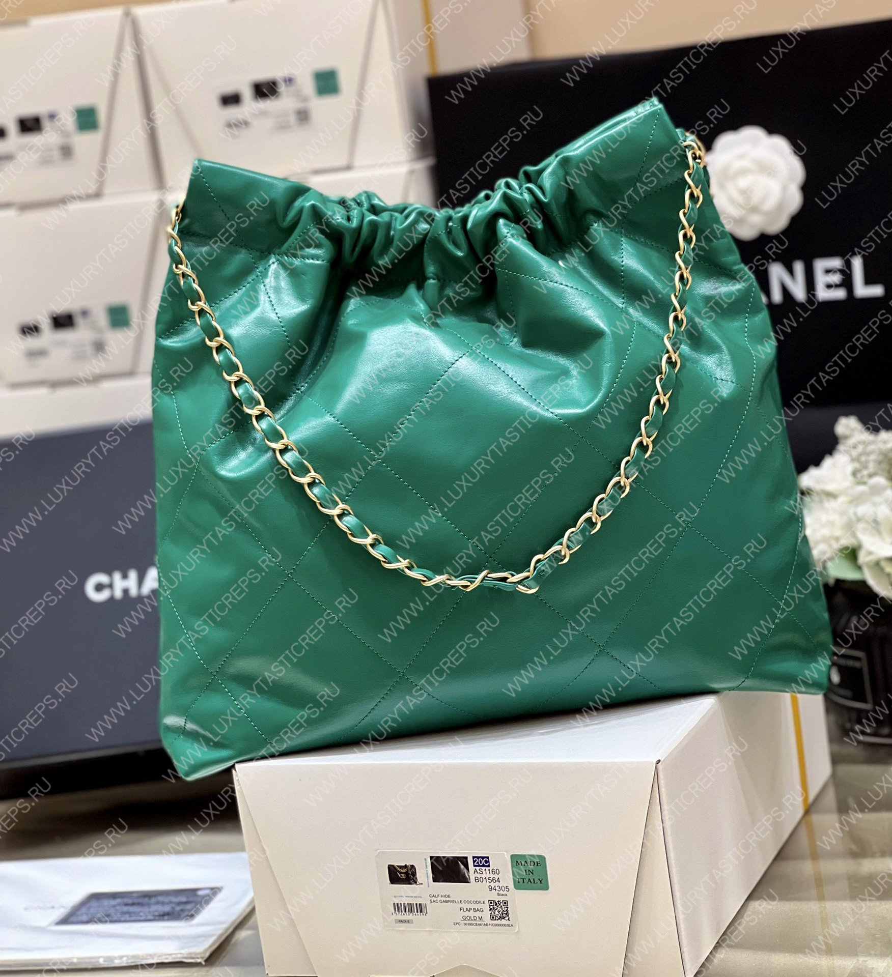 Ch*el 22 handbag green as3261