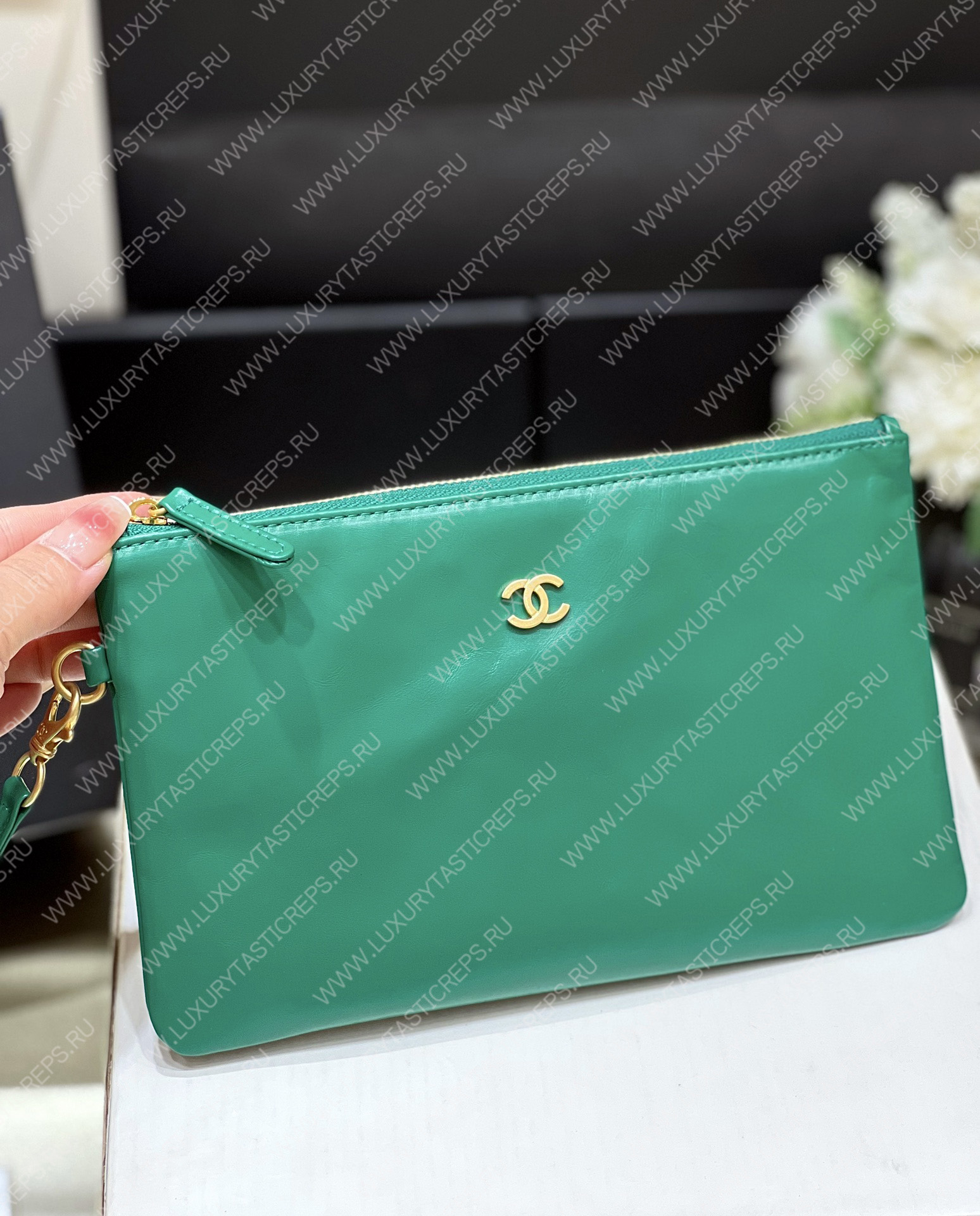 Ch*el 22 handbag green as3261