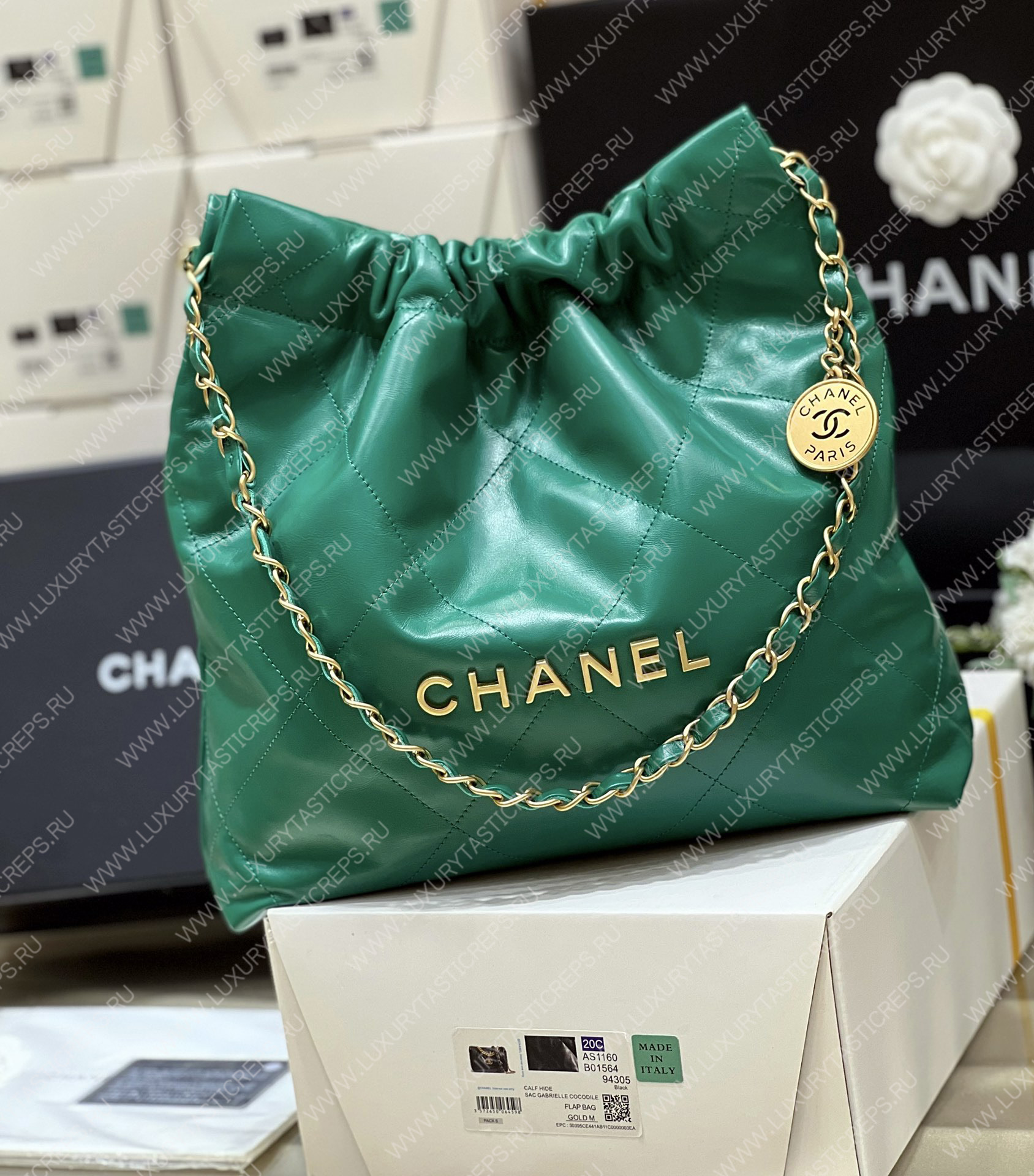 Ch*el 22 handbag green as3260