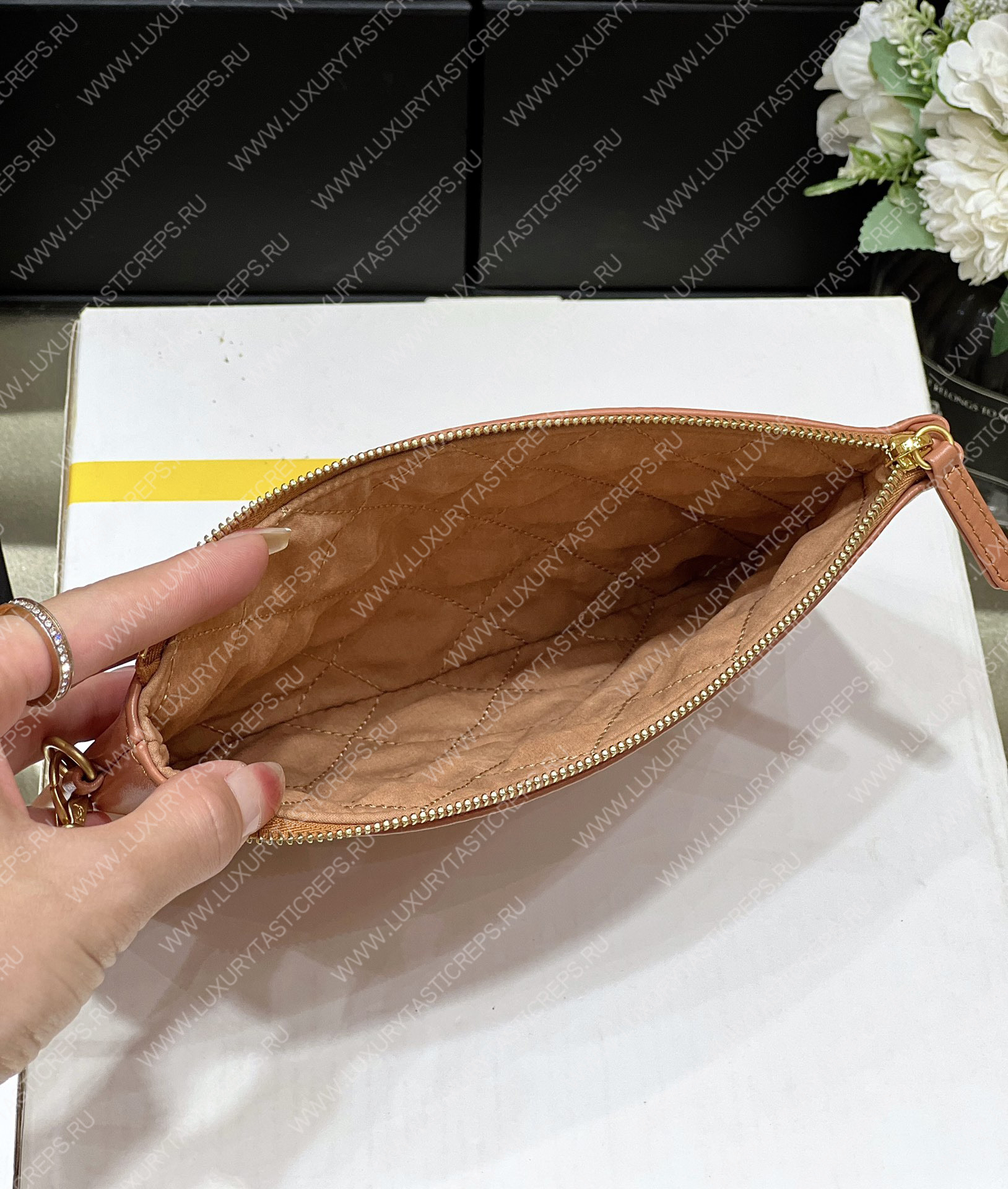 Ch*el 22 handbag brown as3261