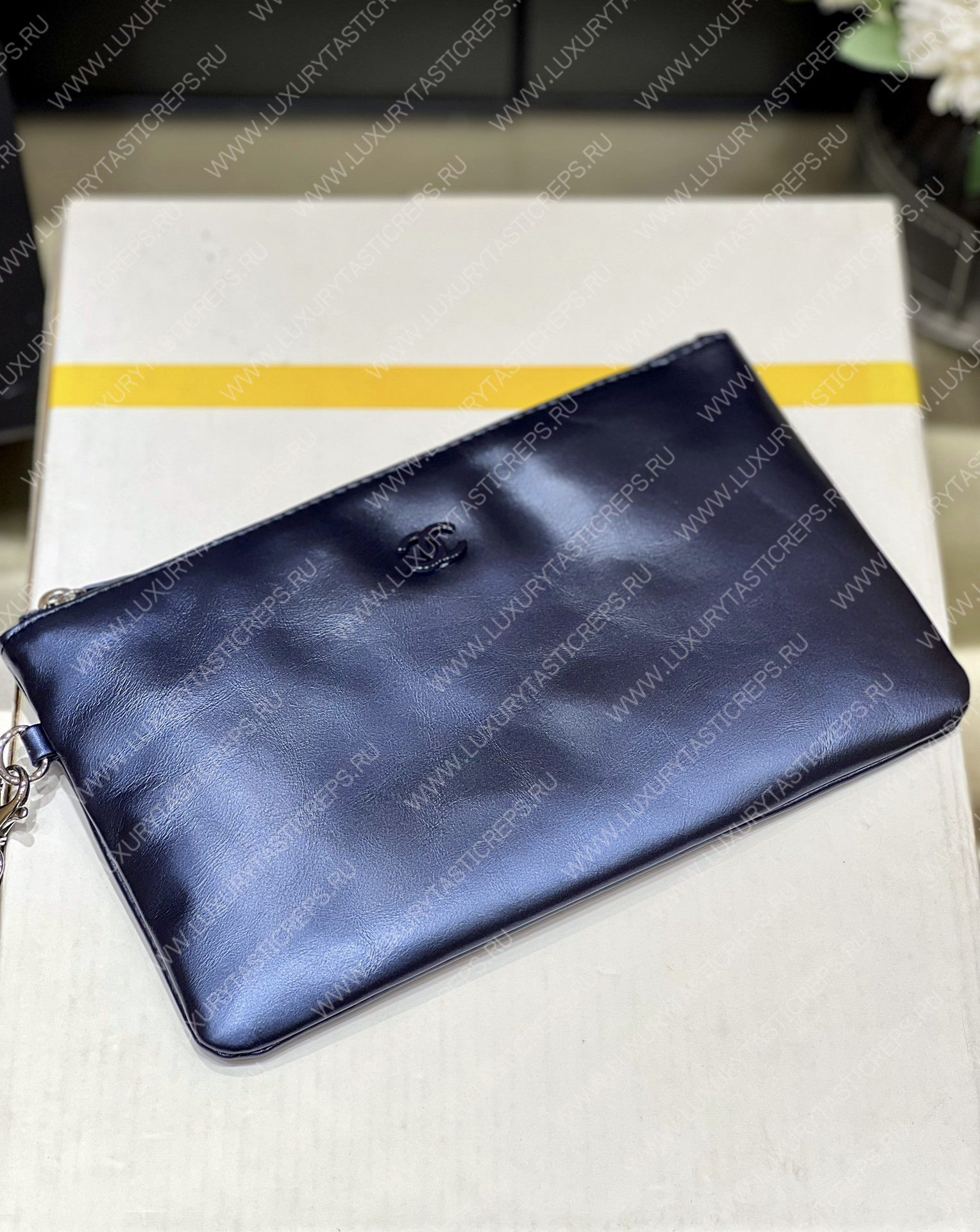 Ch*el 22 handbag black as3260