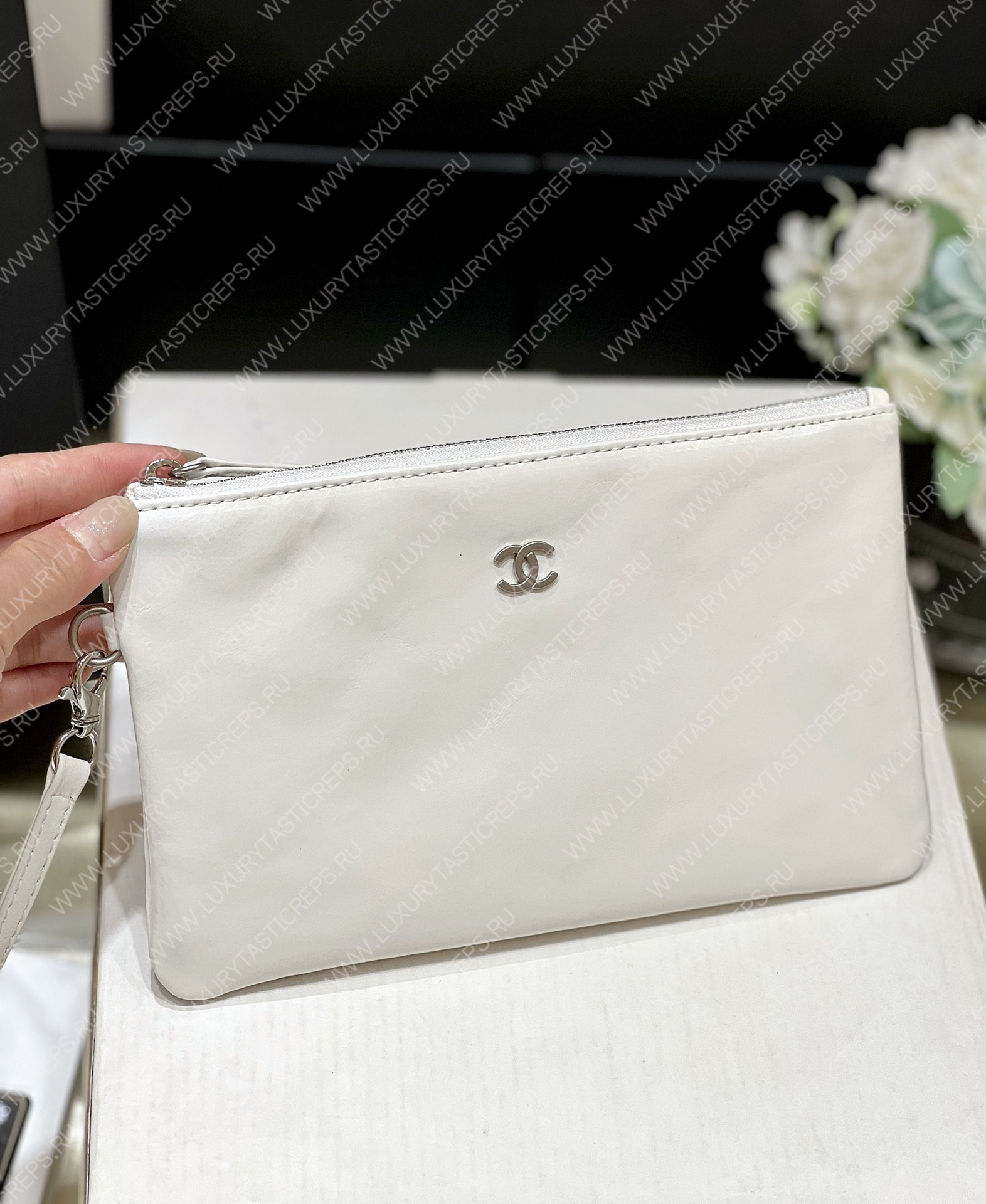 Ch*el 22 large handbag white as3262