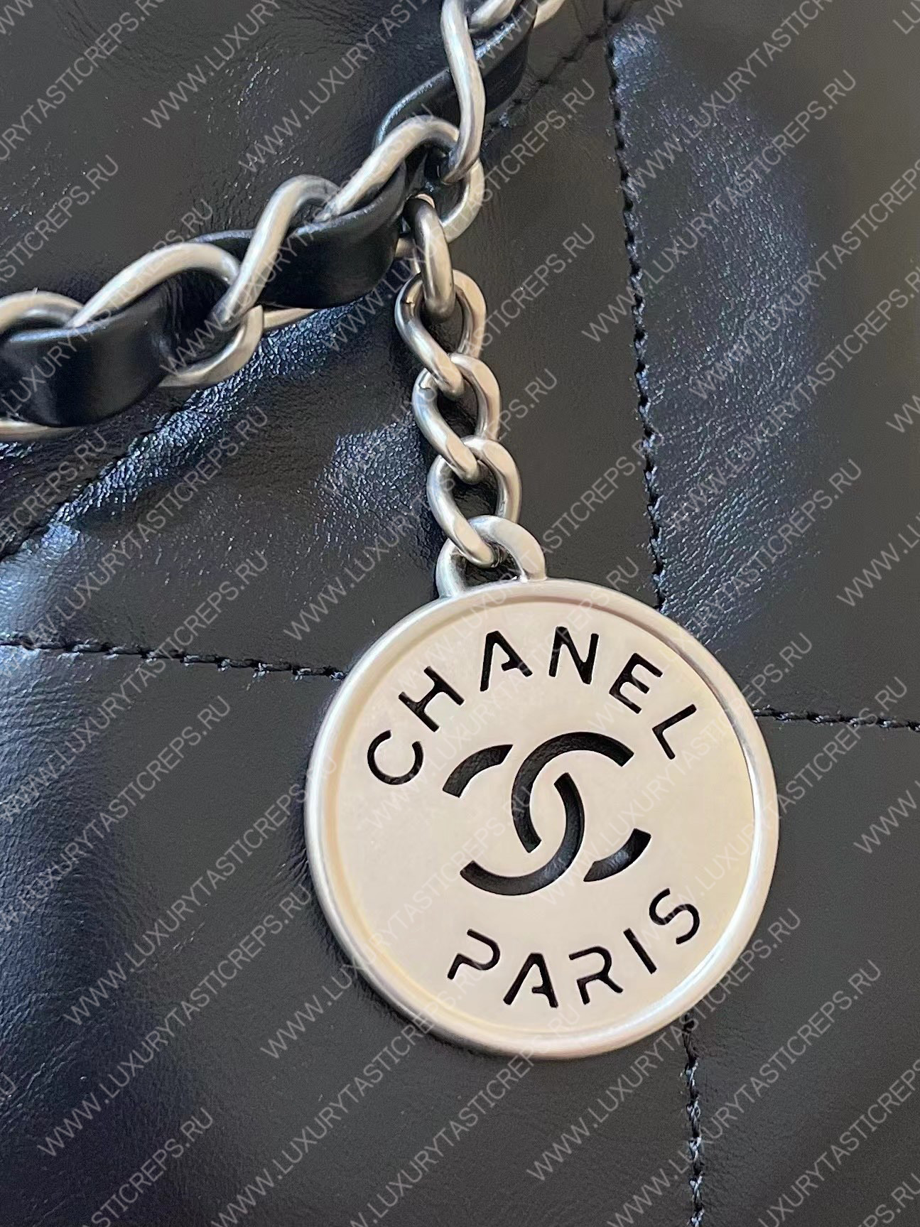 Ch*el 22 handbag black as3260