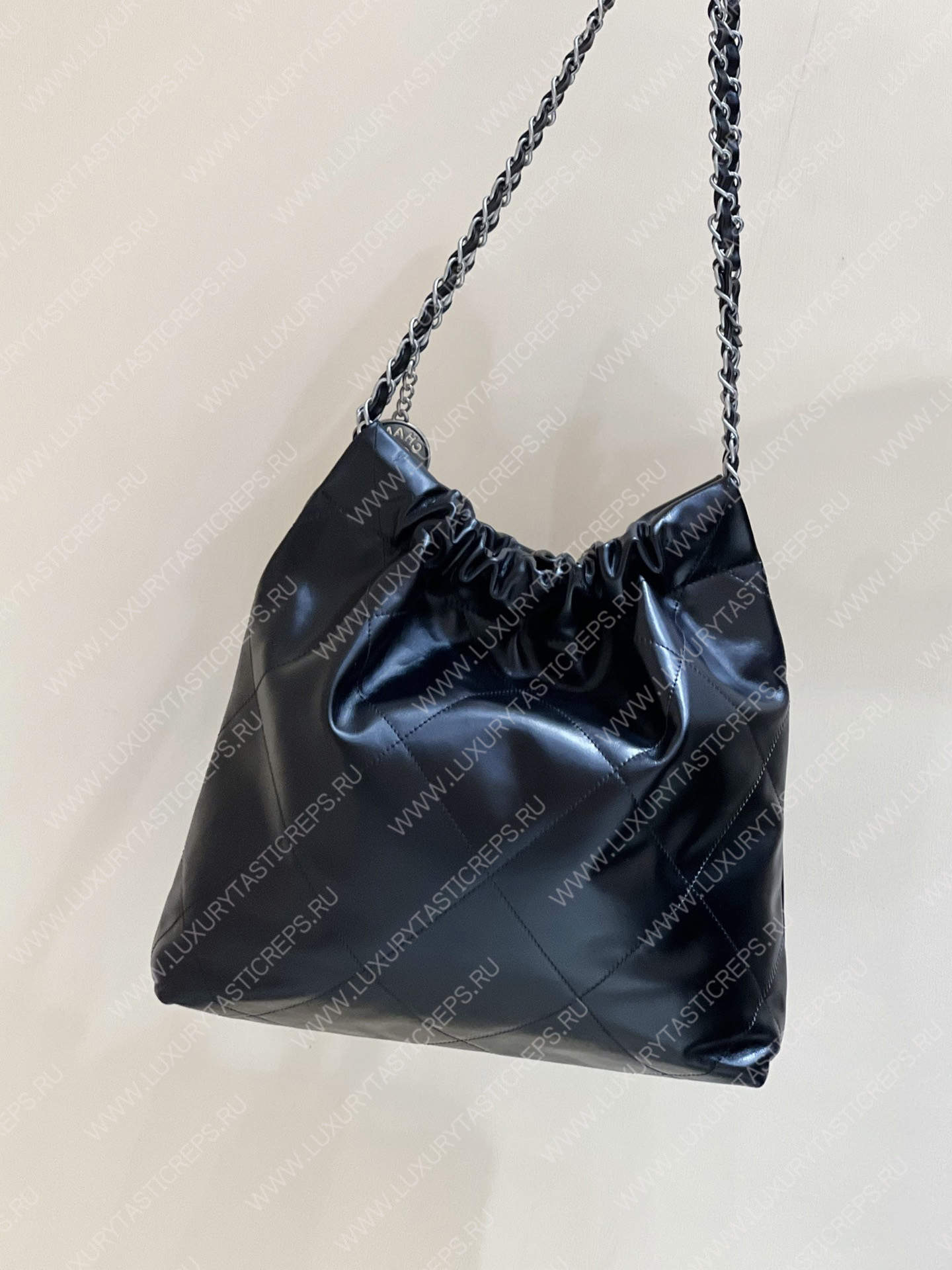 Ch*el 22 handbag black as3260