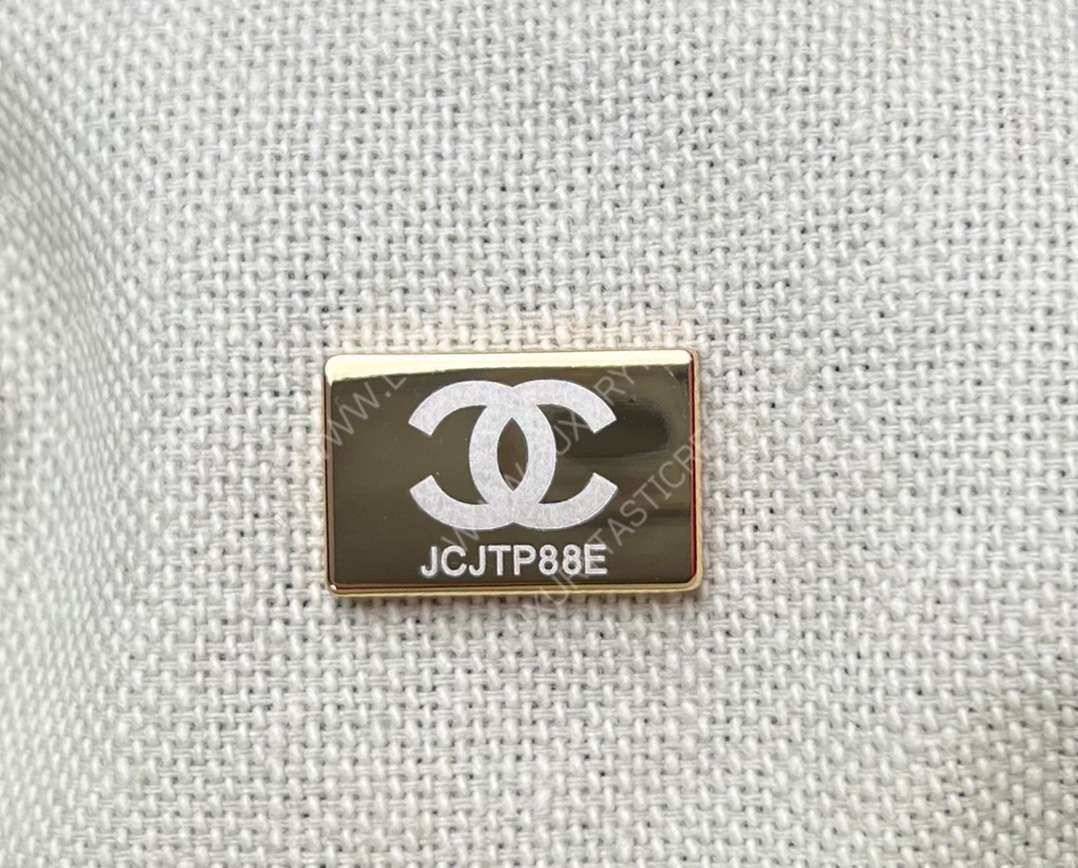 Ch*el maxi shopping bag black & white a93786