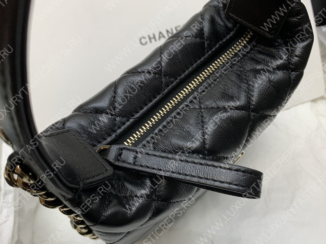 Ch*el pouch black ap3095