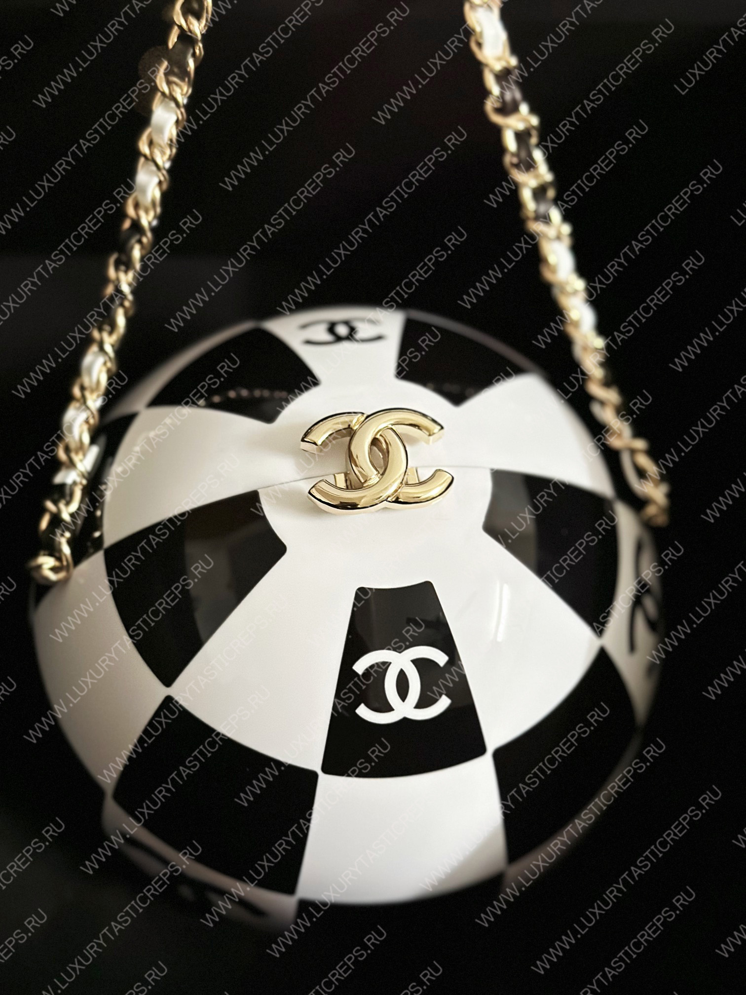 Ch*el sphere minaudiere bag black & white as3716