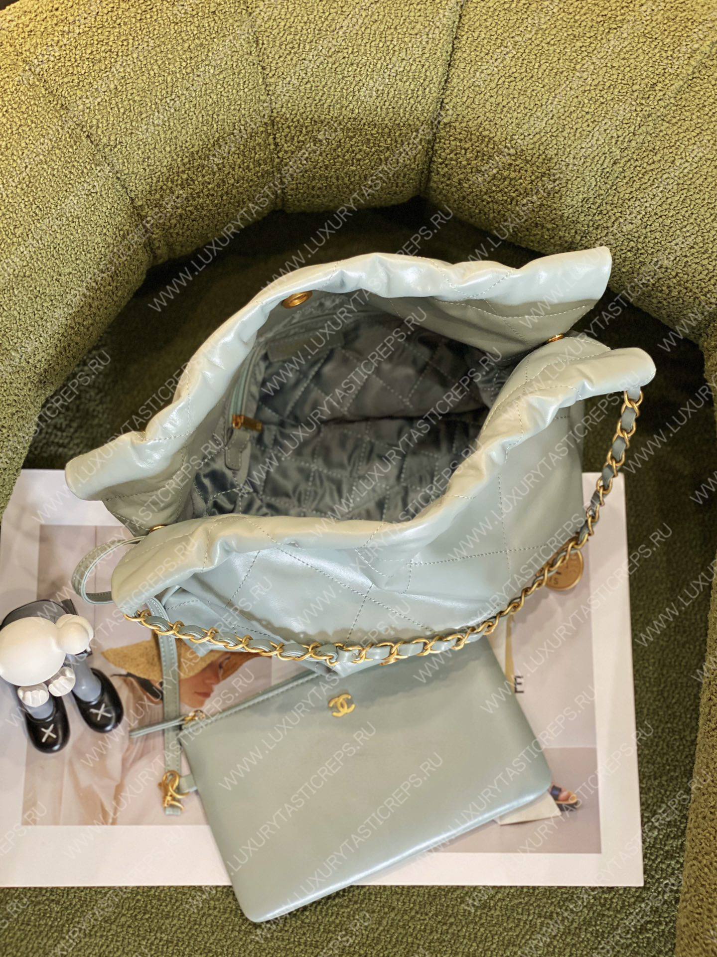 Ch*el 22 handbag light green as3261