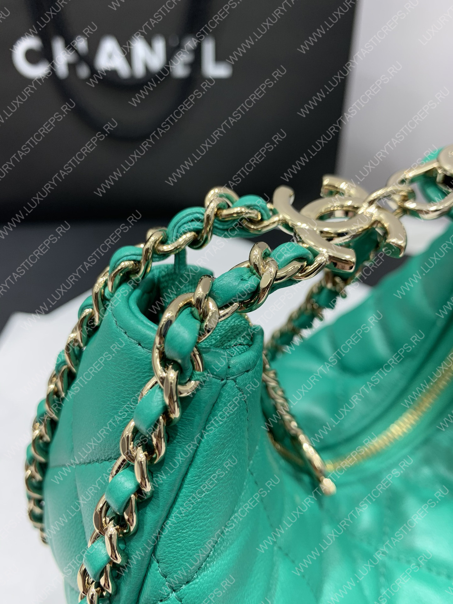 Ch*el small hobo bag green as3917