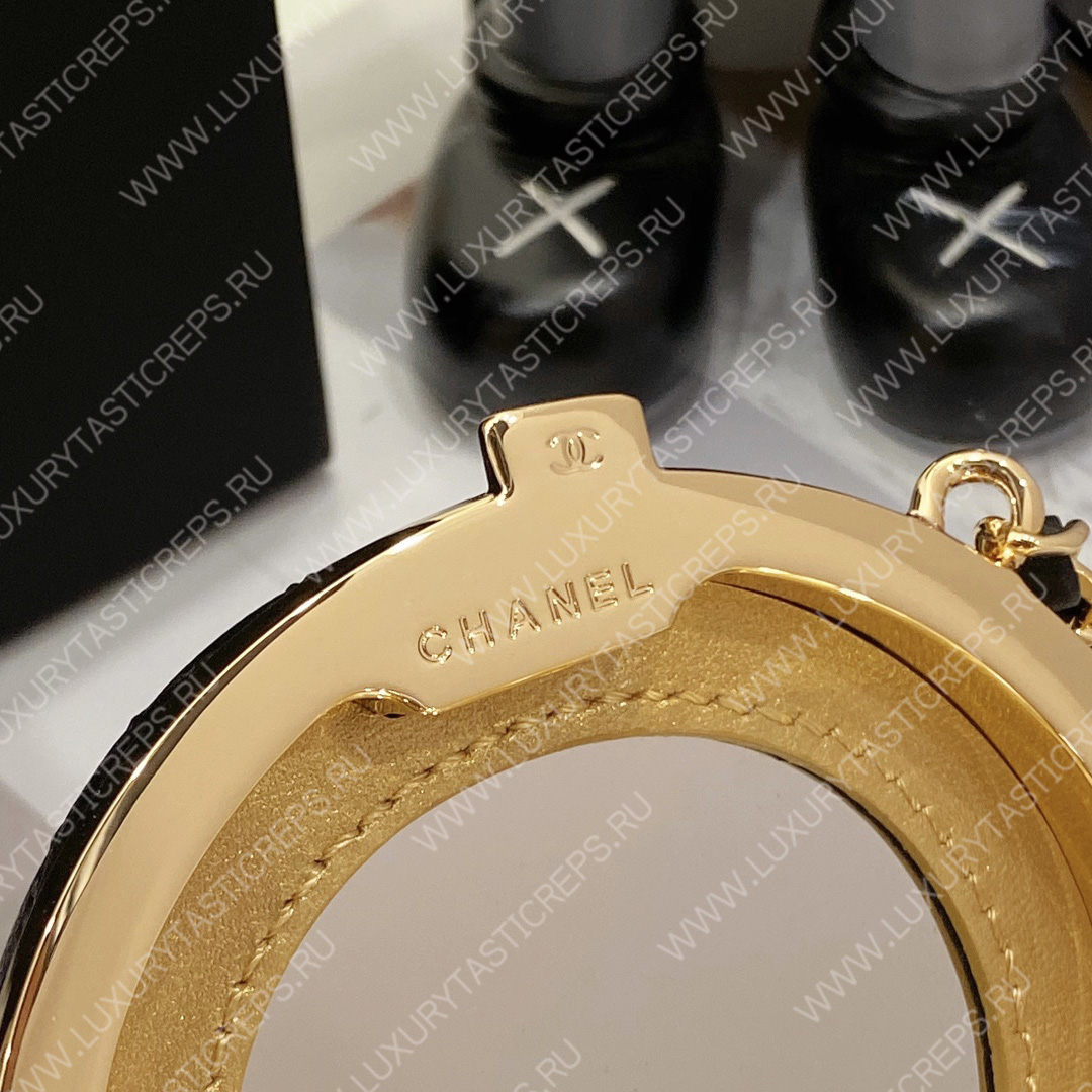 Ch*el clutch with chain black & white ap3074