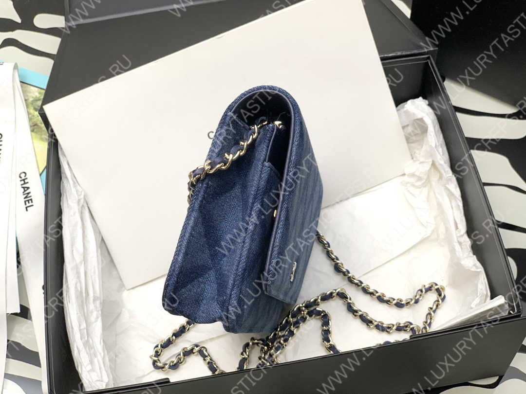 Ch*el classic wallet on chain blue ap0250
