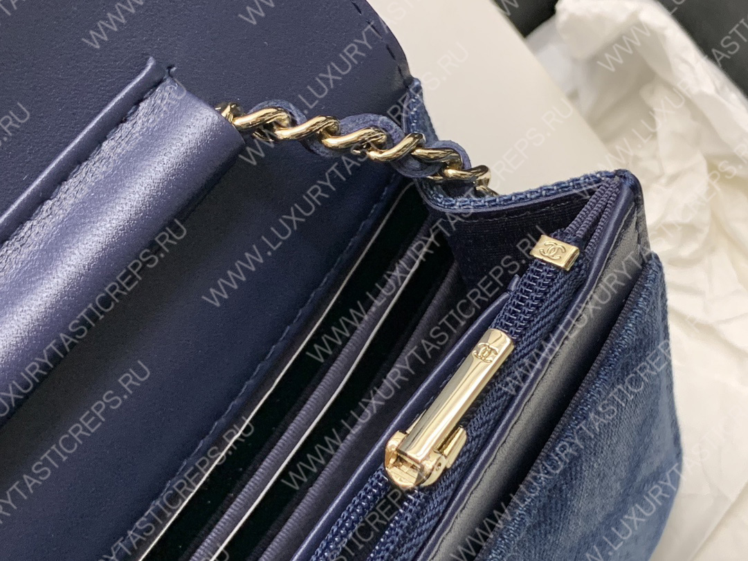 Ch*el classic wallet on chain blue ap0250