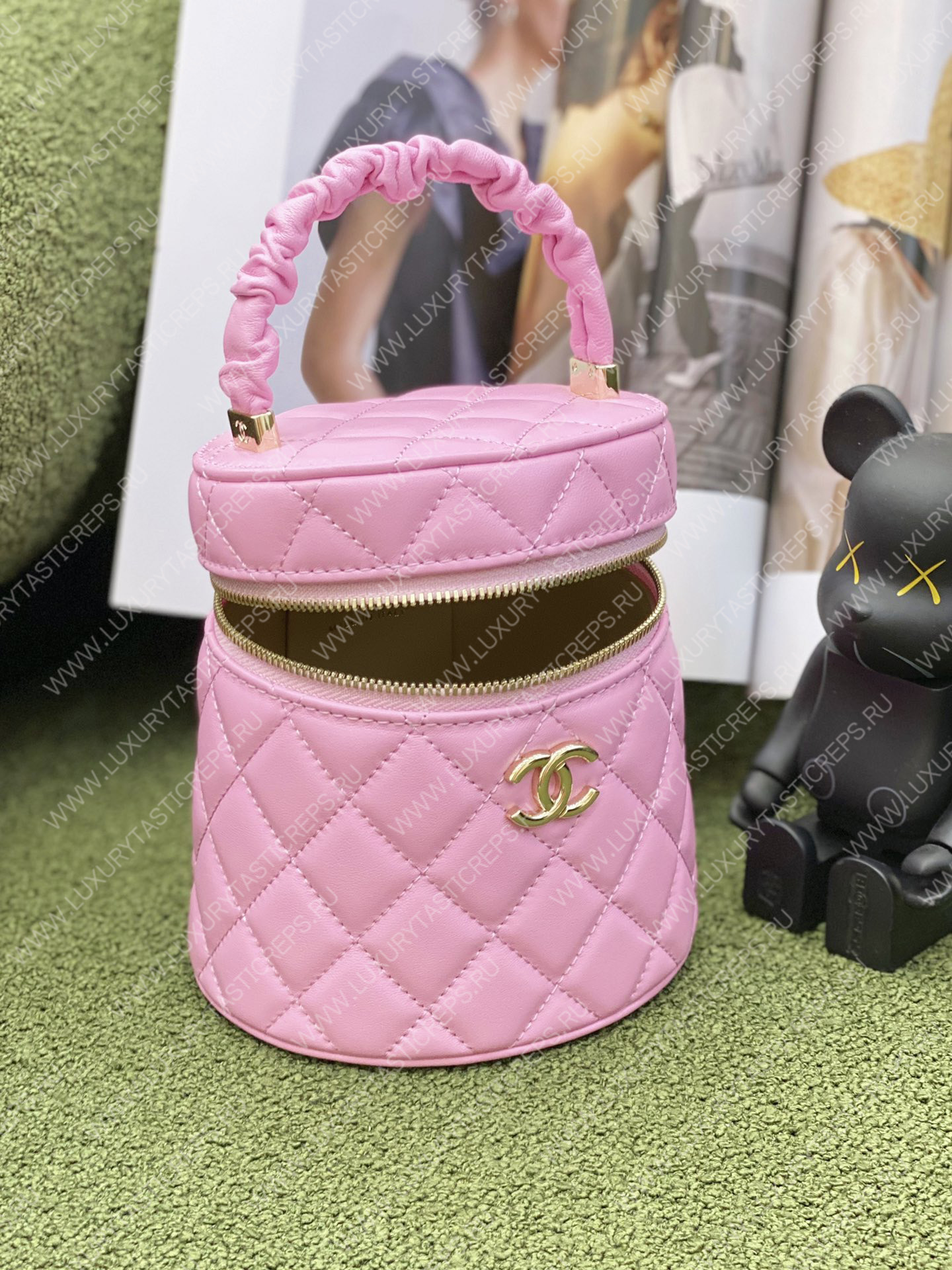 Ch*el vanity bucket bag pink as3726