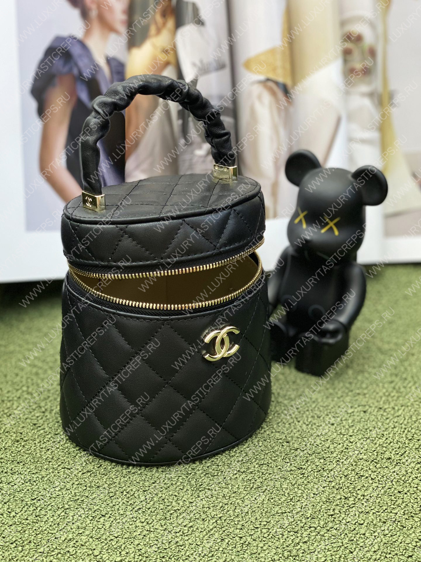 Ch*el vanity case black as3707