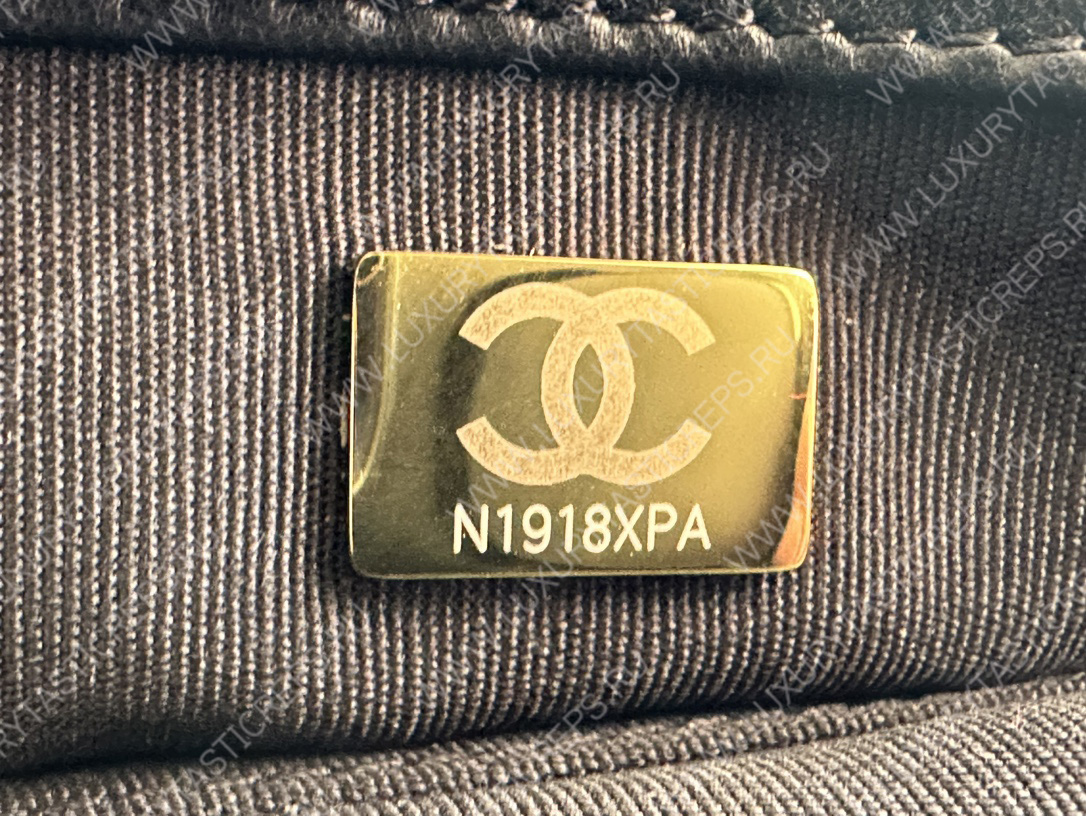 Ch*el pearl crush mini flap bag black as1160