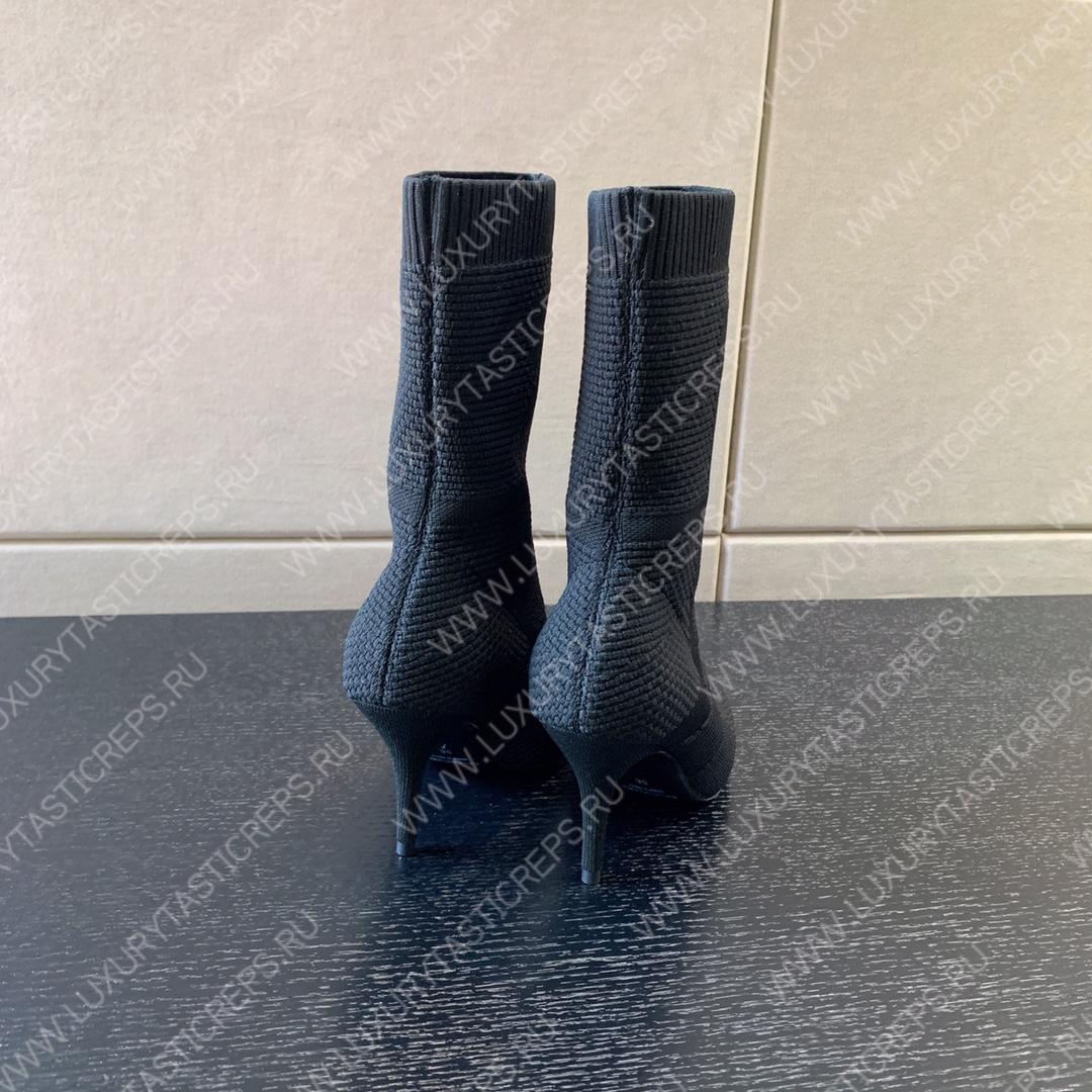 Ba*len*cia*ga women’s knife boot black 724179w2cw12010