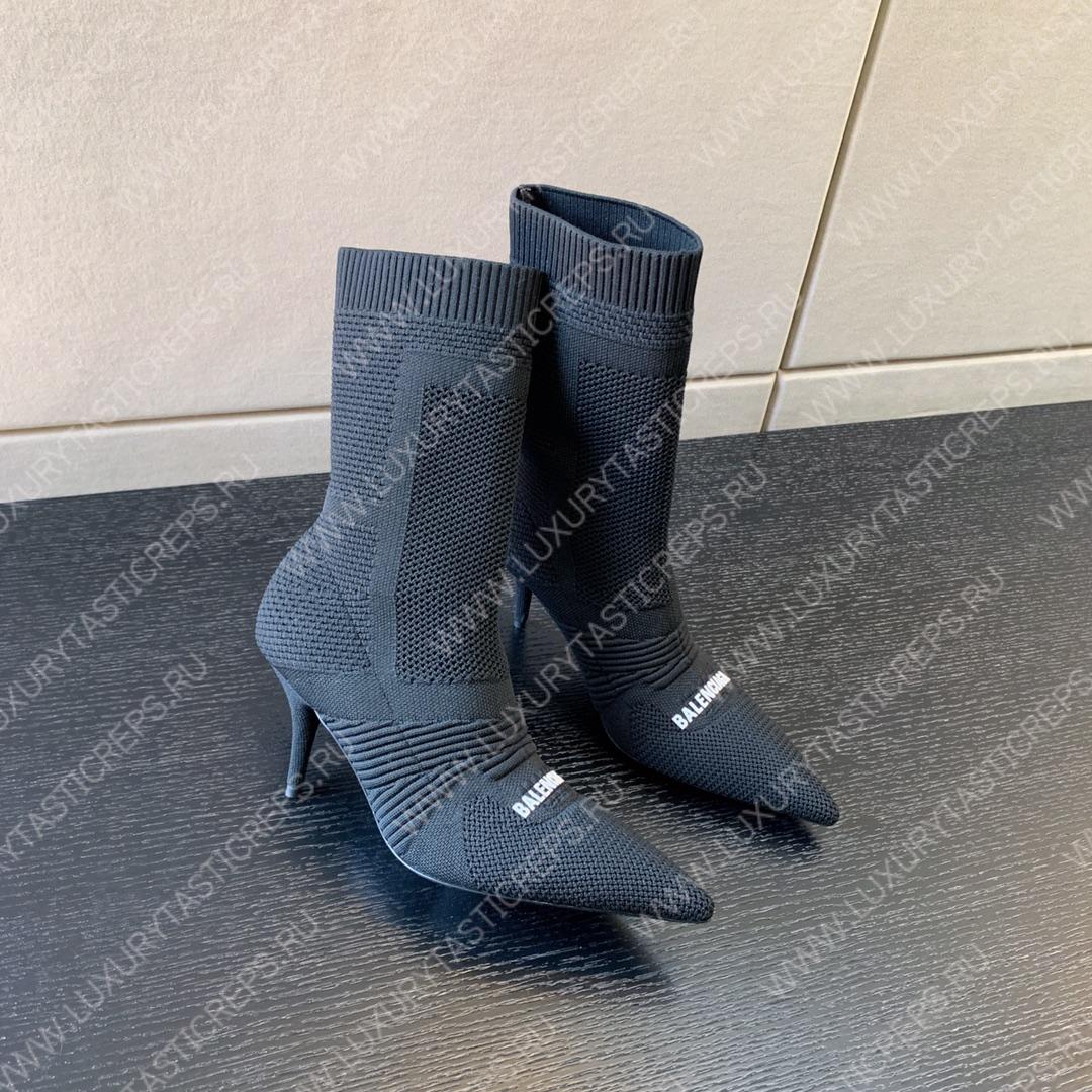 Ba*len*cia*ga women’s knife boot black 724179w2cw12010