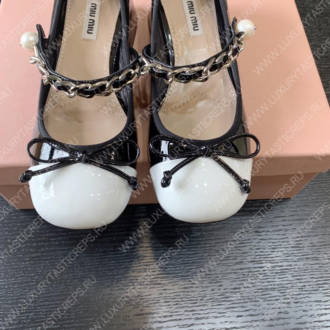 MIU MIU NAPLAK PUMPS WHITE AND BLACK 5I485D