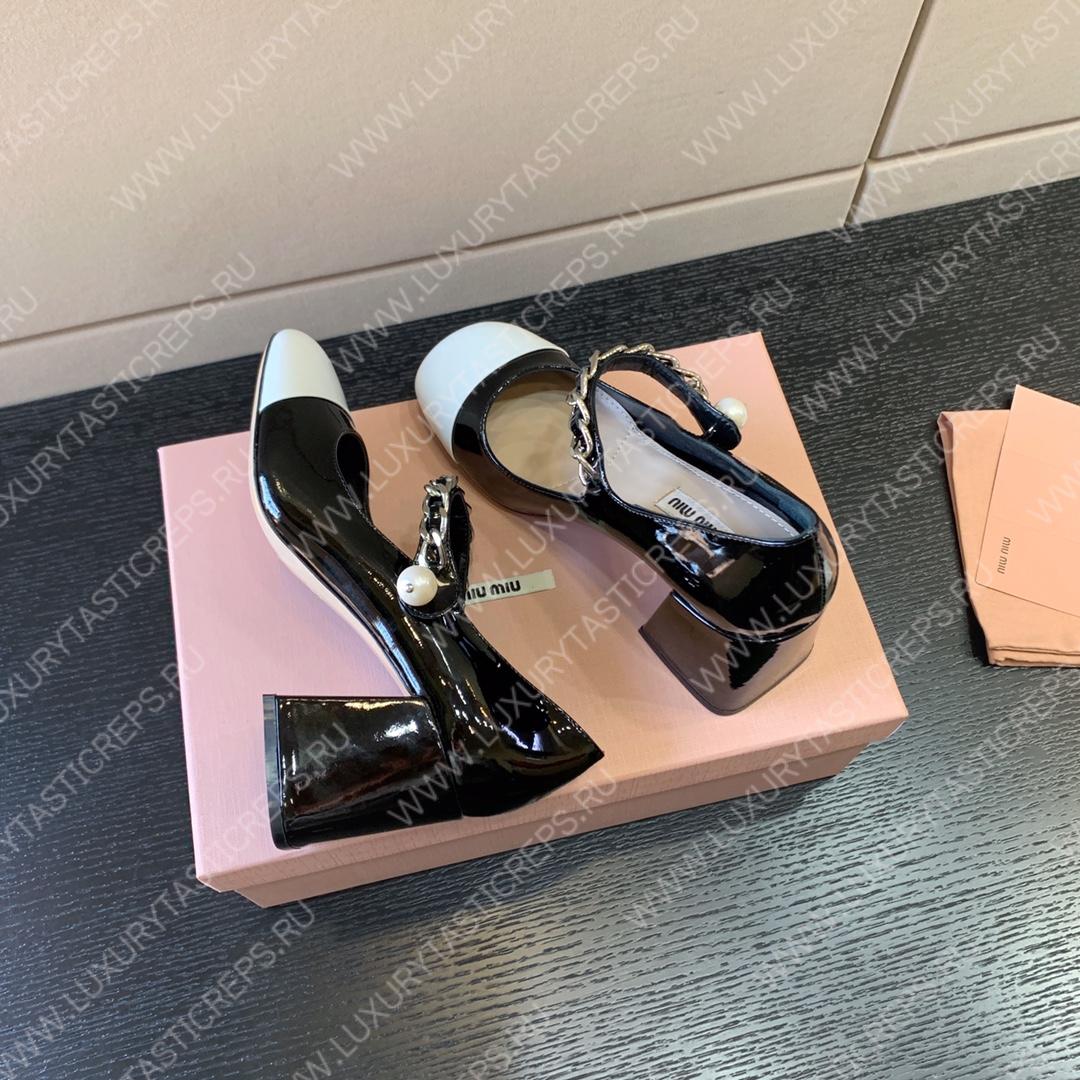 MIU MIU PATENT LEATHER PUMPS WHITE AND BLACK 5I248D