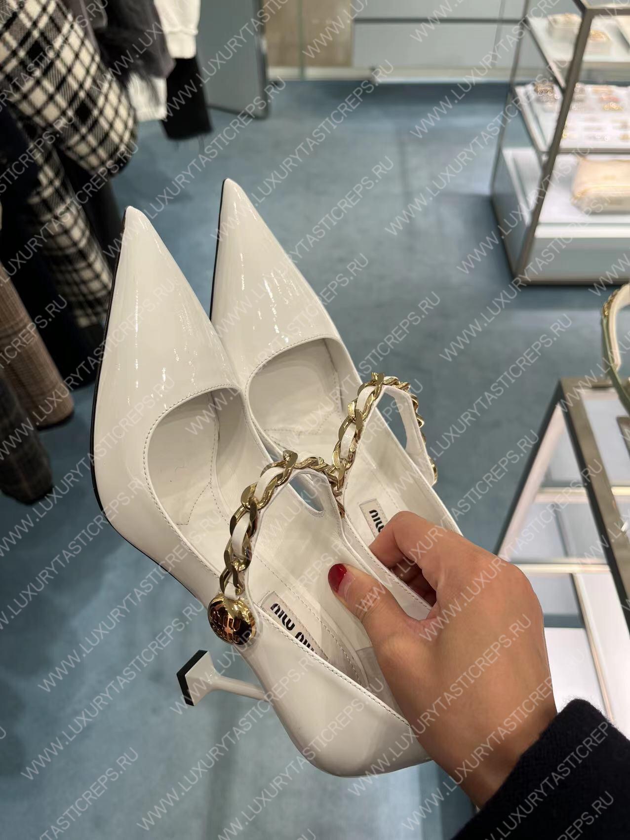 MIU MIU PATENT LEATHER PUMPS WHITE 5I814D