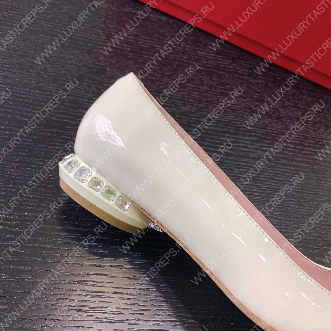 ROGER VIVIER CITY PUMPS LEATHER OFF-WHITE RVW6183