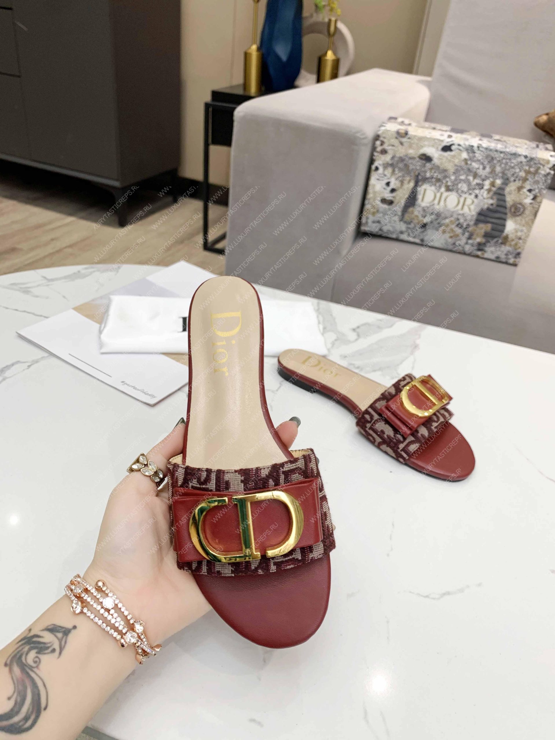 D*or slide maroon kcq266vea
